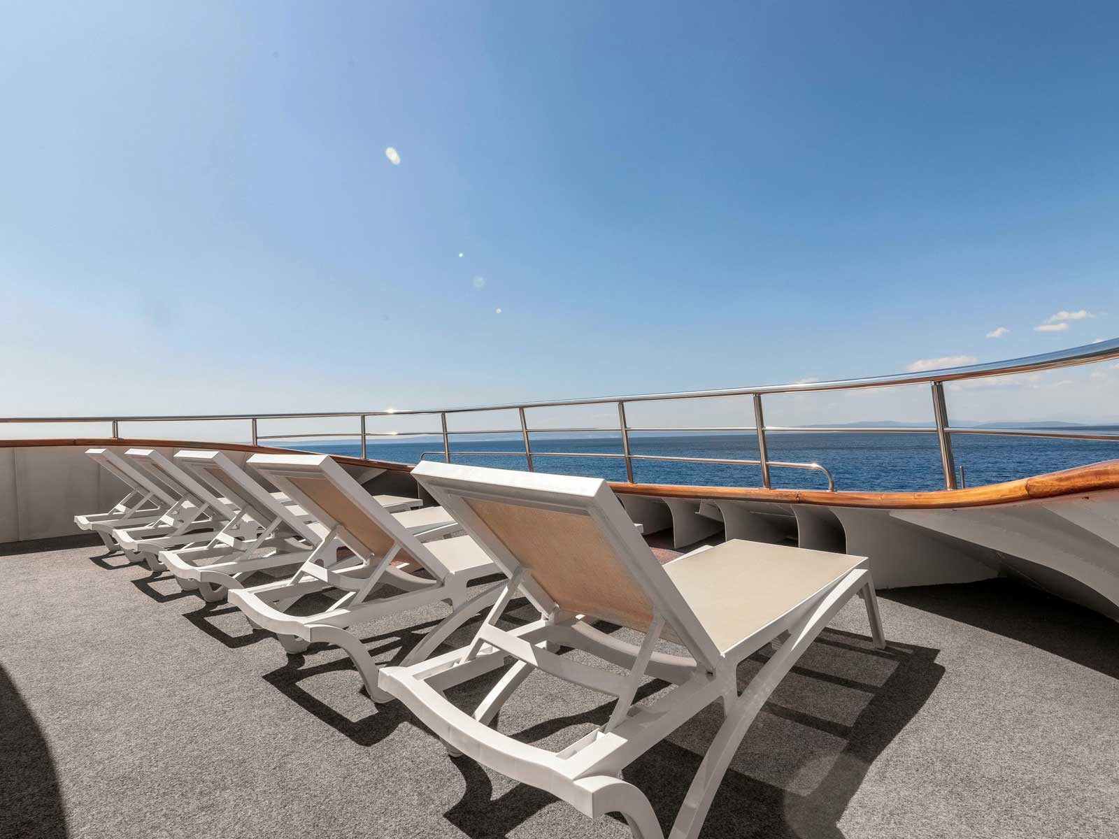 Luxury Motor Yacht — photo 29
