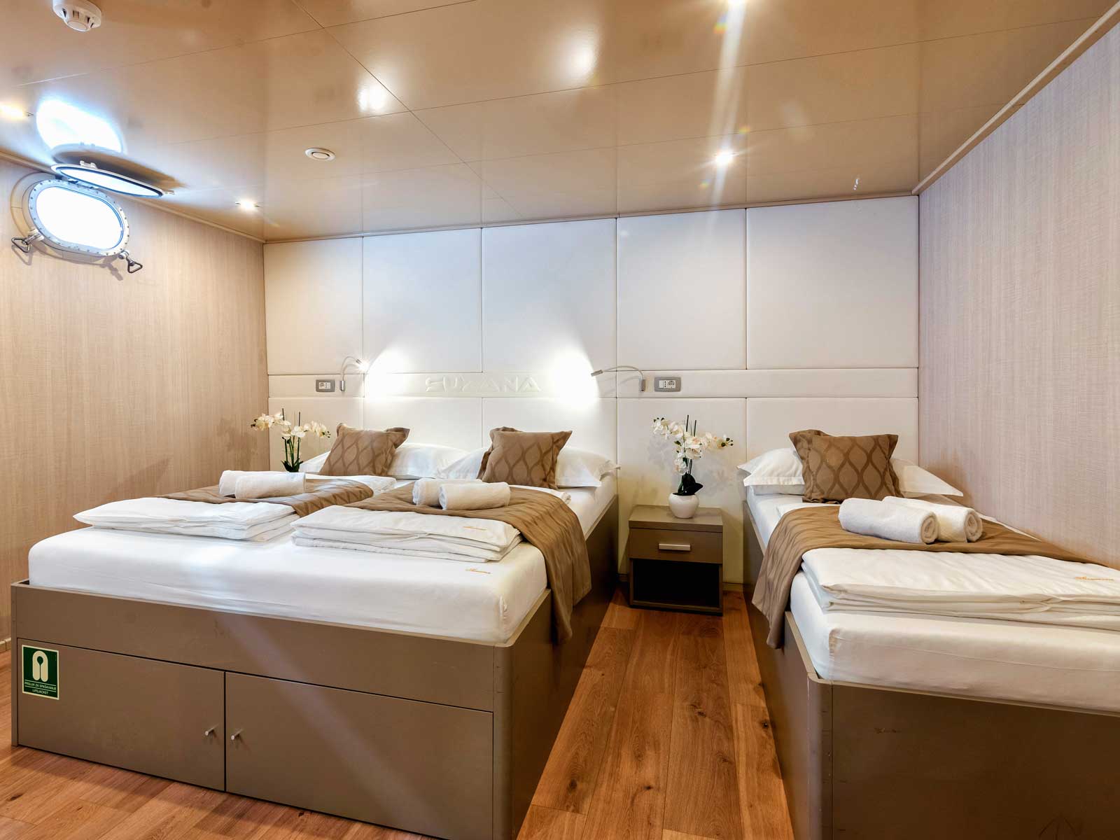 Luxury Motor Yacht — photo 46