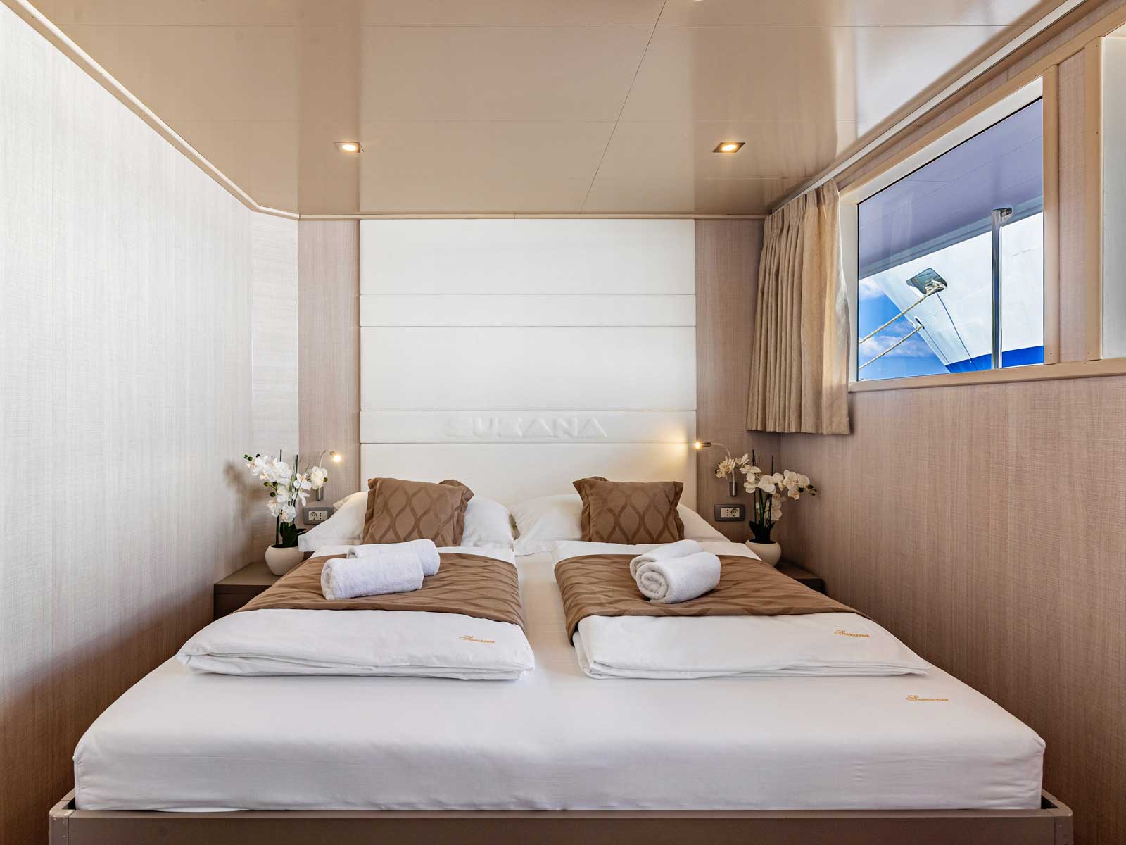 Luxury Motor Yacht — photo 48