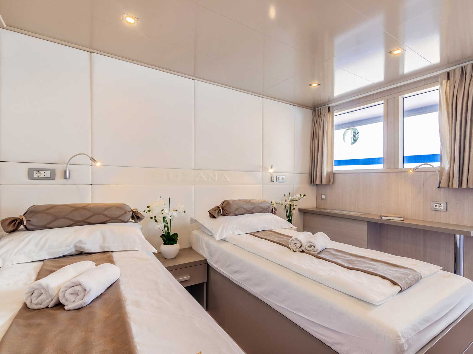 Luxury Motor Yacht — photo 25