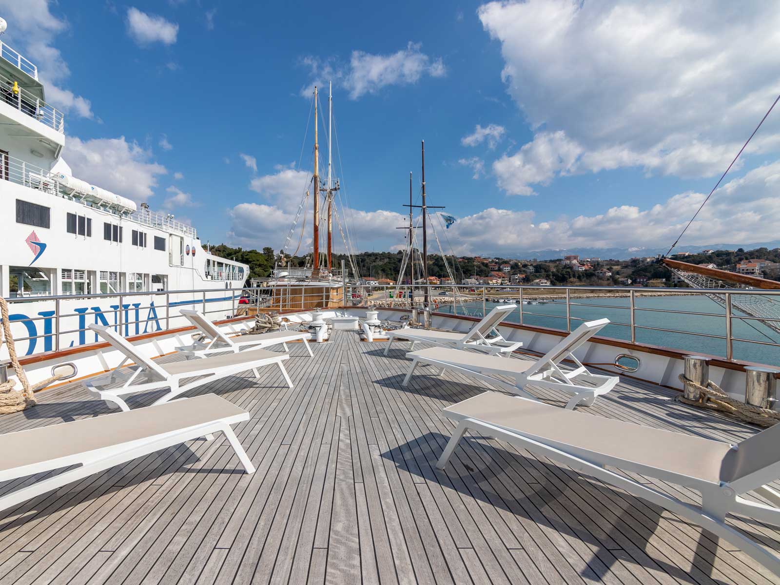 Luxury Motor Yacht — photo 14