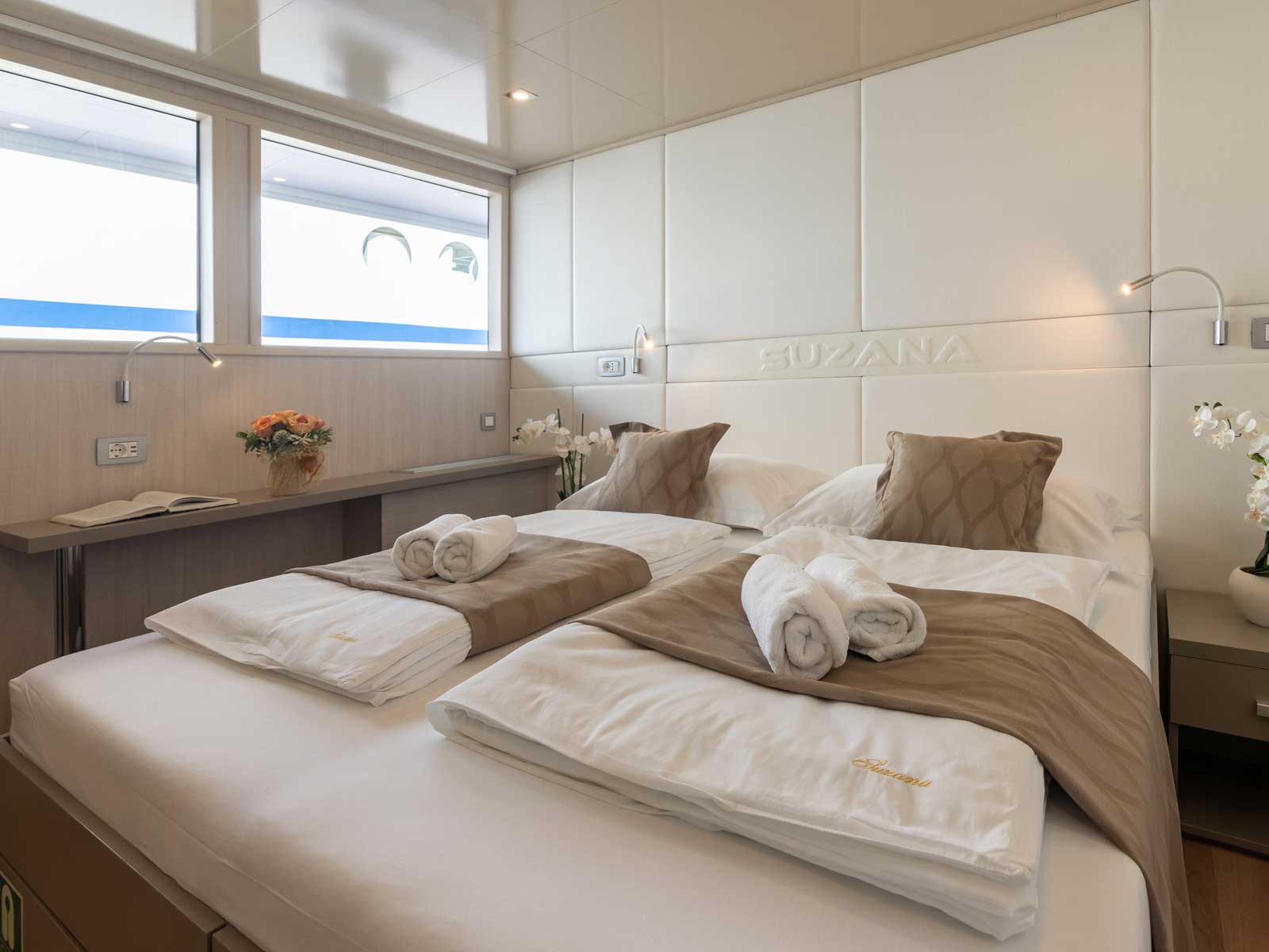Luxury Motor Yacht — photo 27