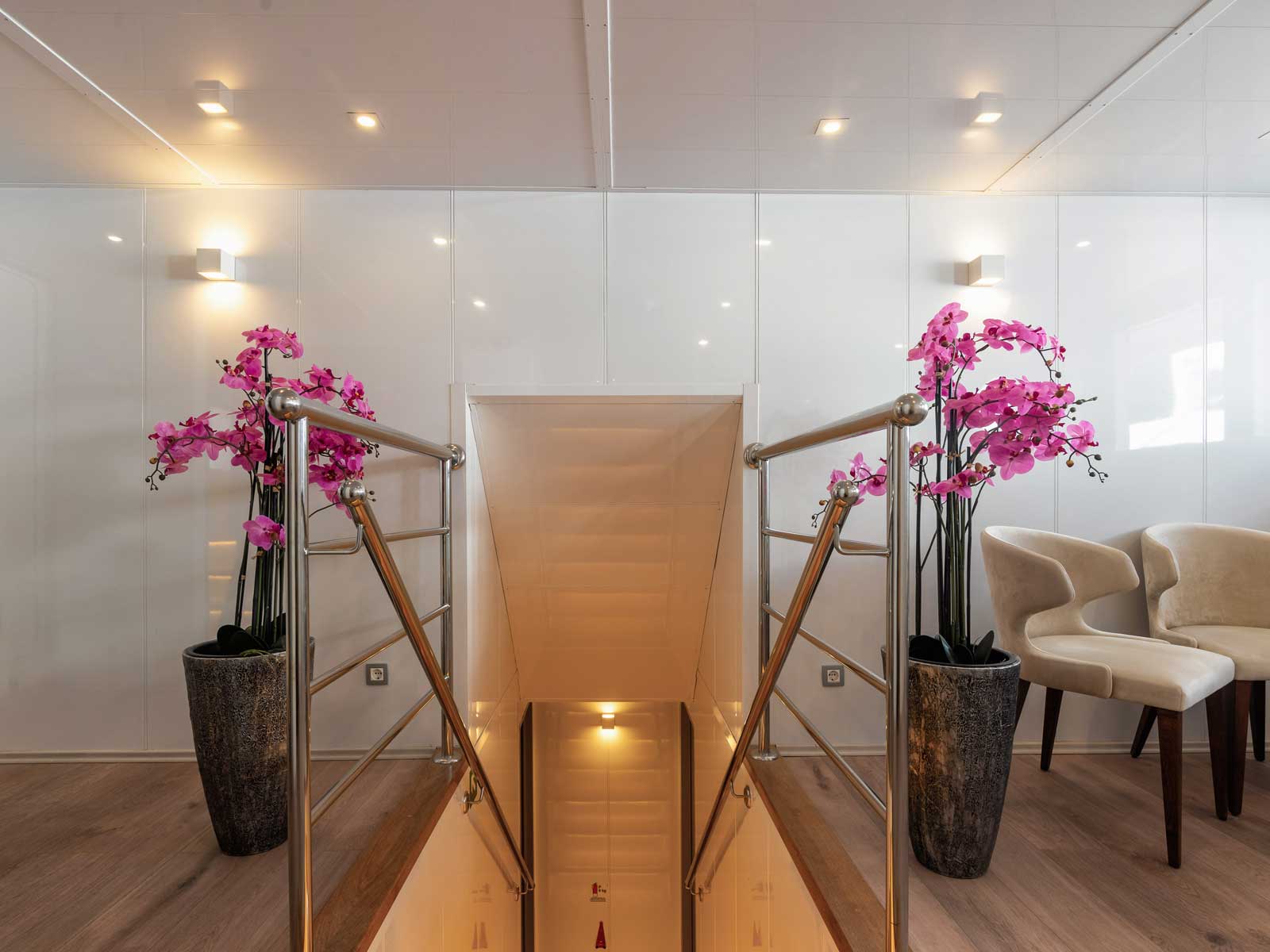 Luxury Motor Yacht — photo 19