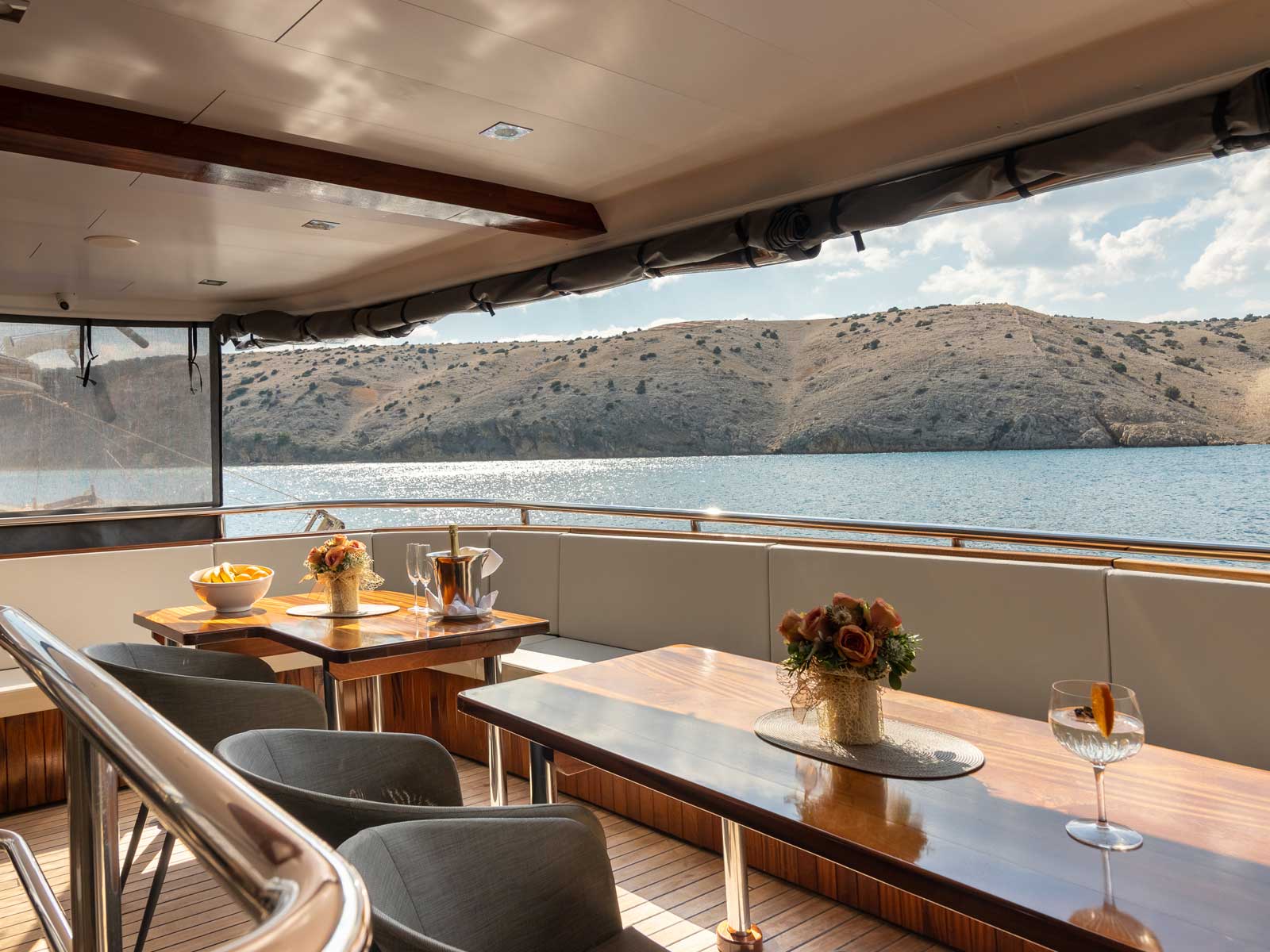 Luxury Motor Yacht — photo 45