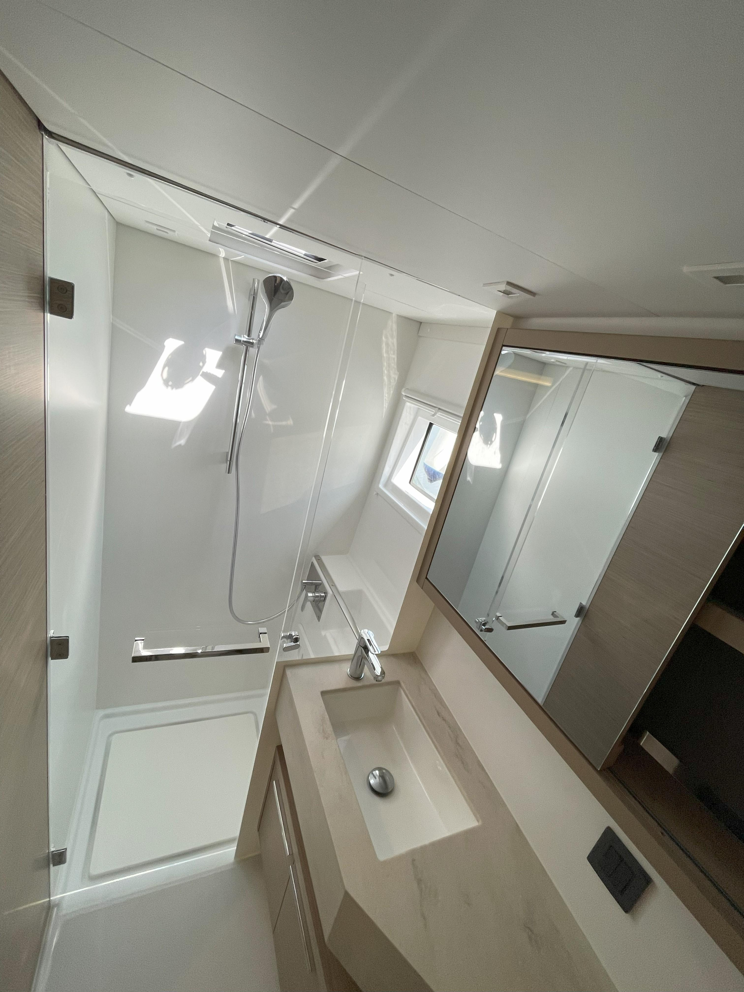 Lagoon 46 (LUXURY Equipped, SKIPPERED only) — photo 13