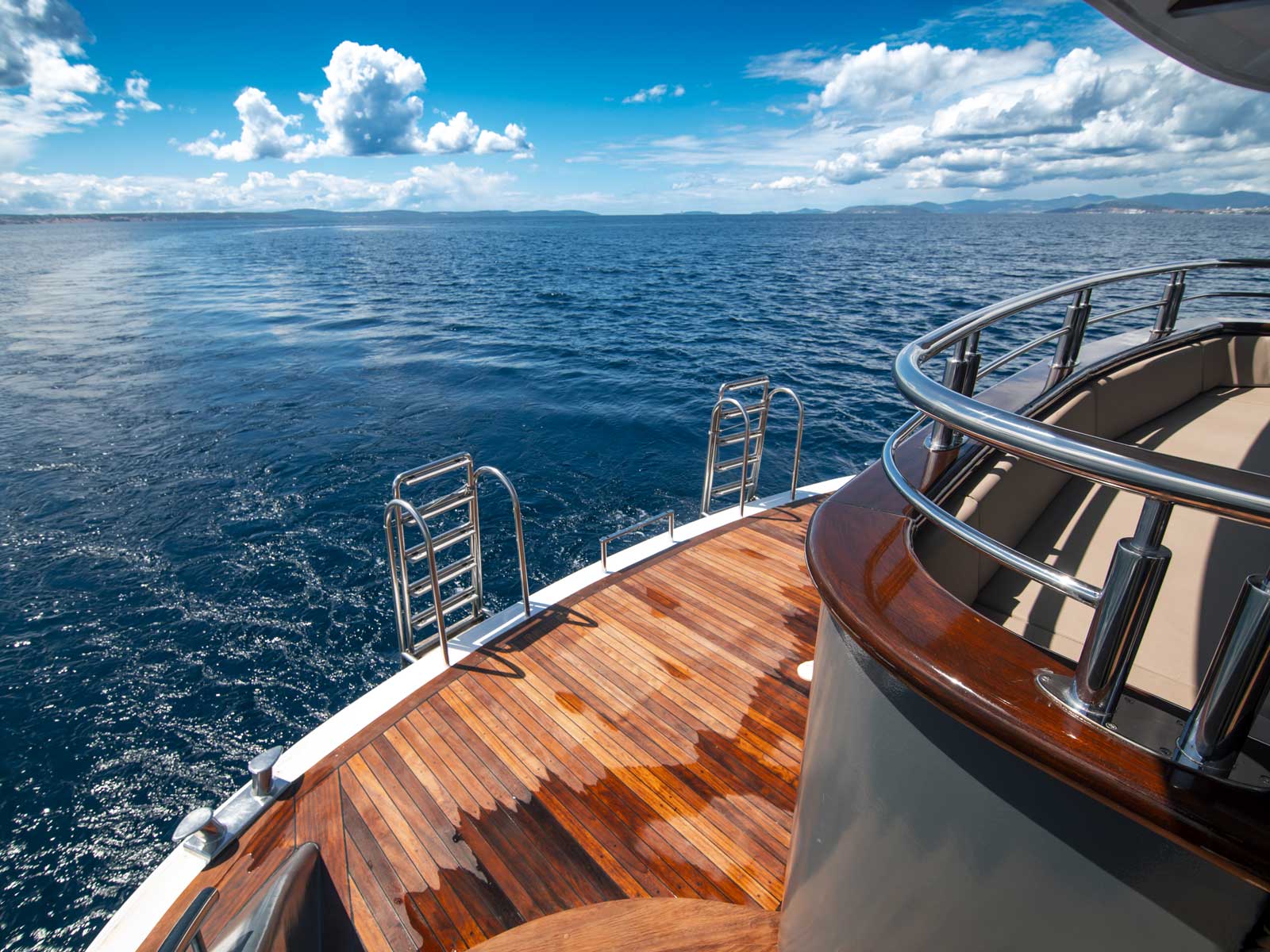 Luxury Motor Yacht — photo 6