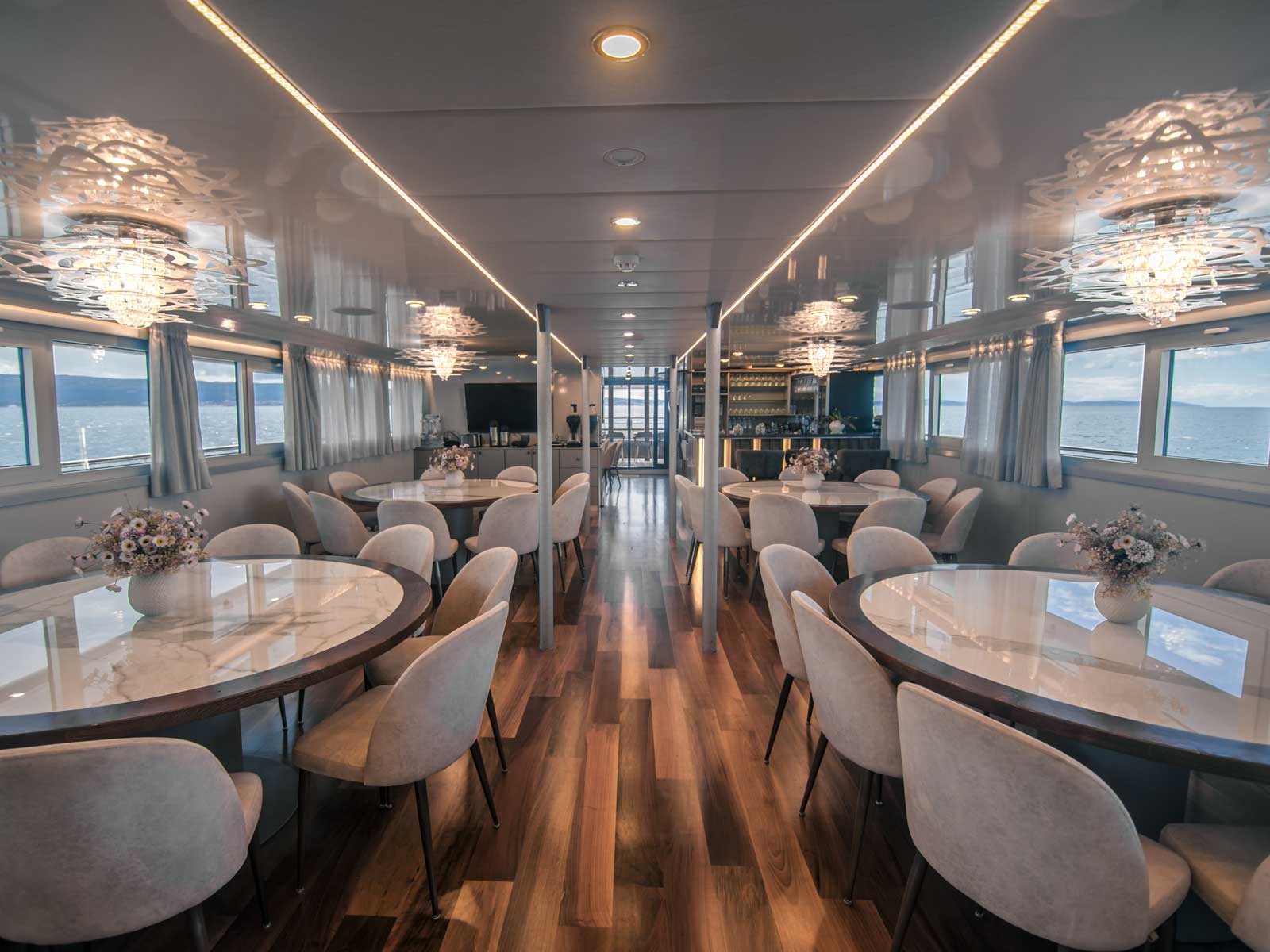 Luxury Motor Yacht — photo 39
