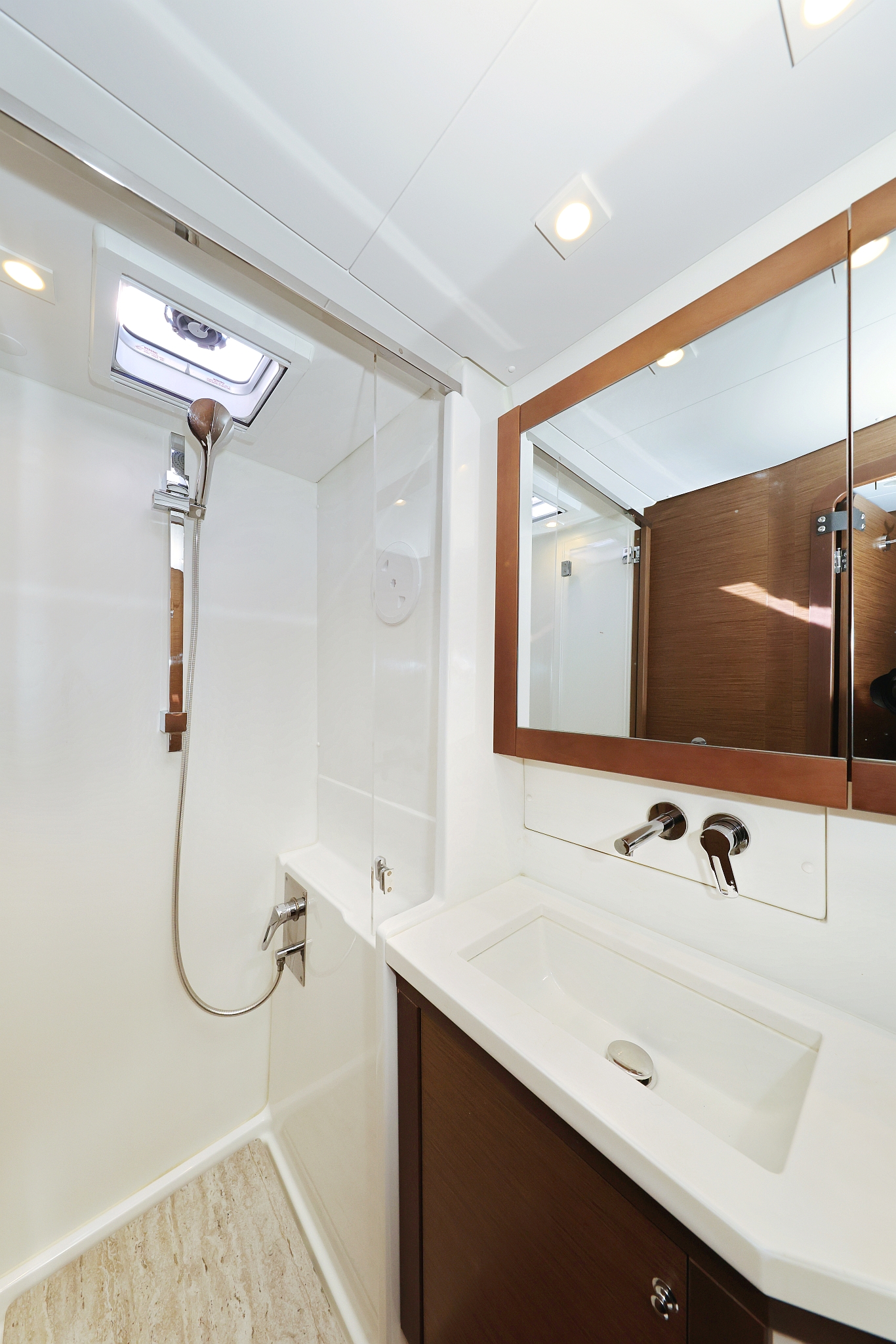 Lagoon 450 F — photo 21