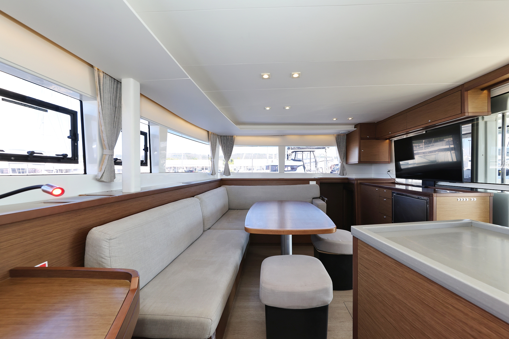 Lagoon 450 F — photo 10