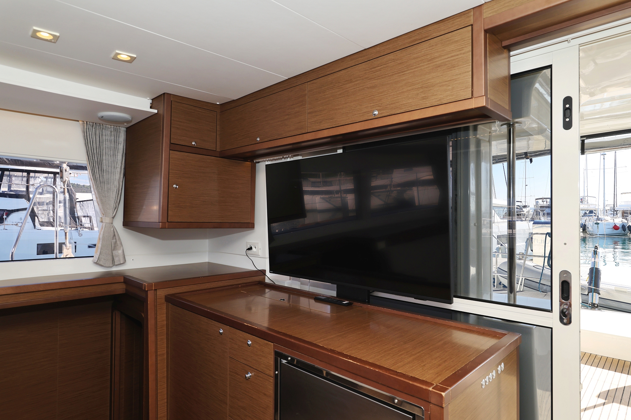Lagoon 450 F — photo 17