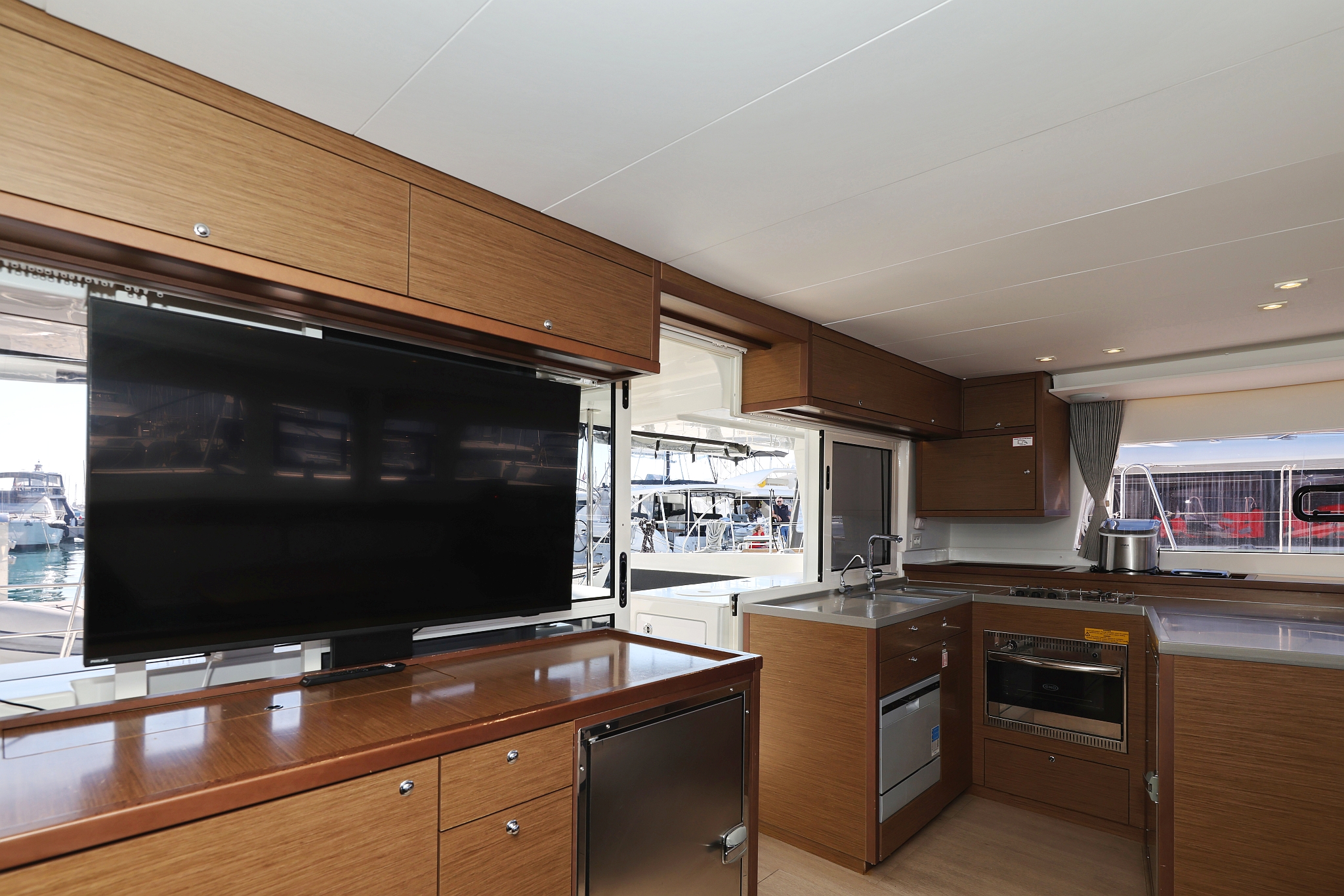 Lagoon 450 F — photo 12