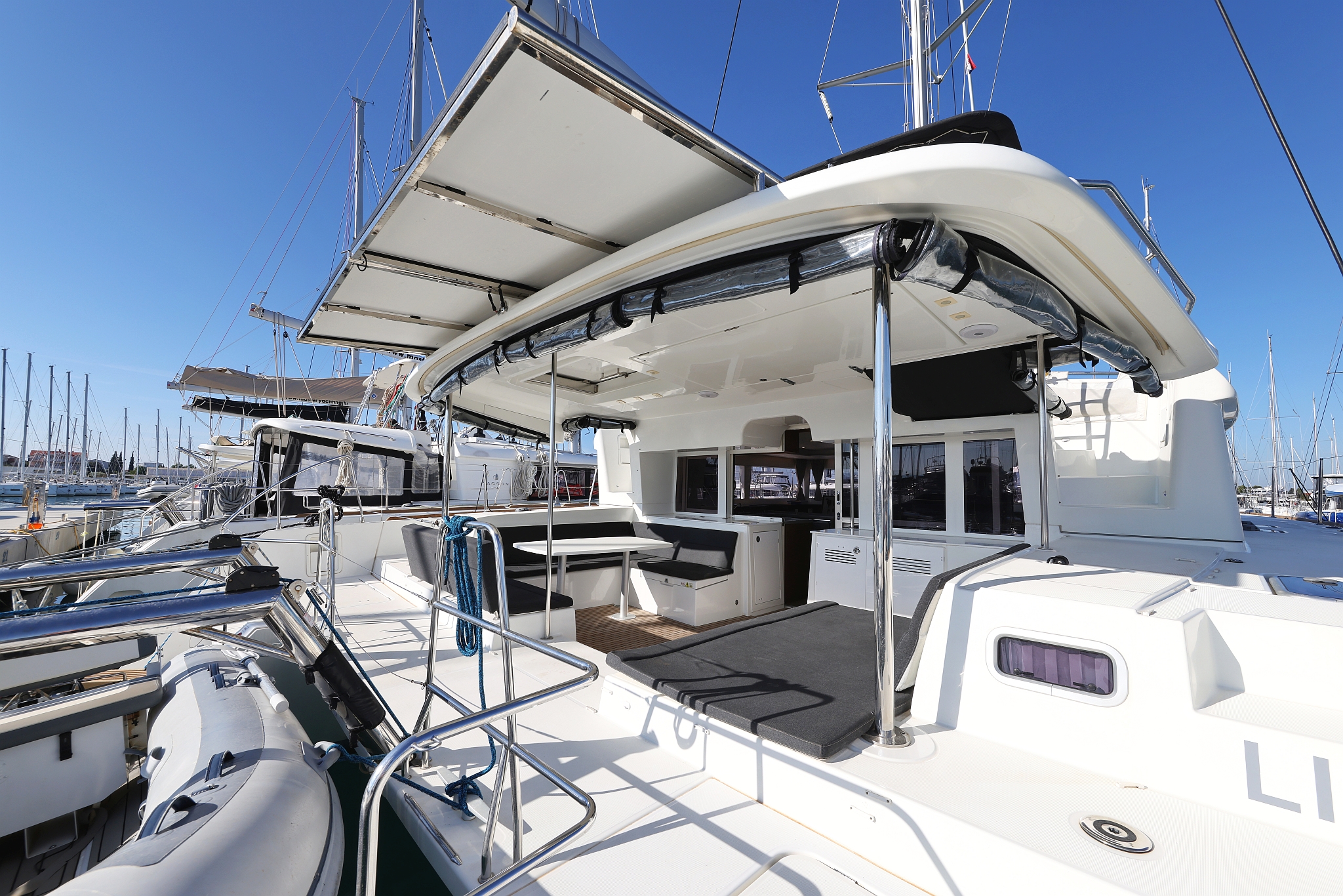 Lagoon 450 F — photo 22