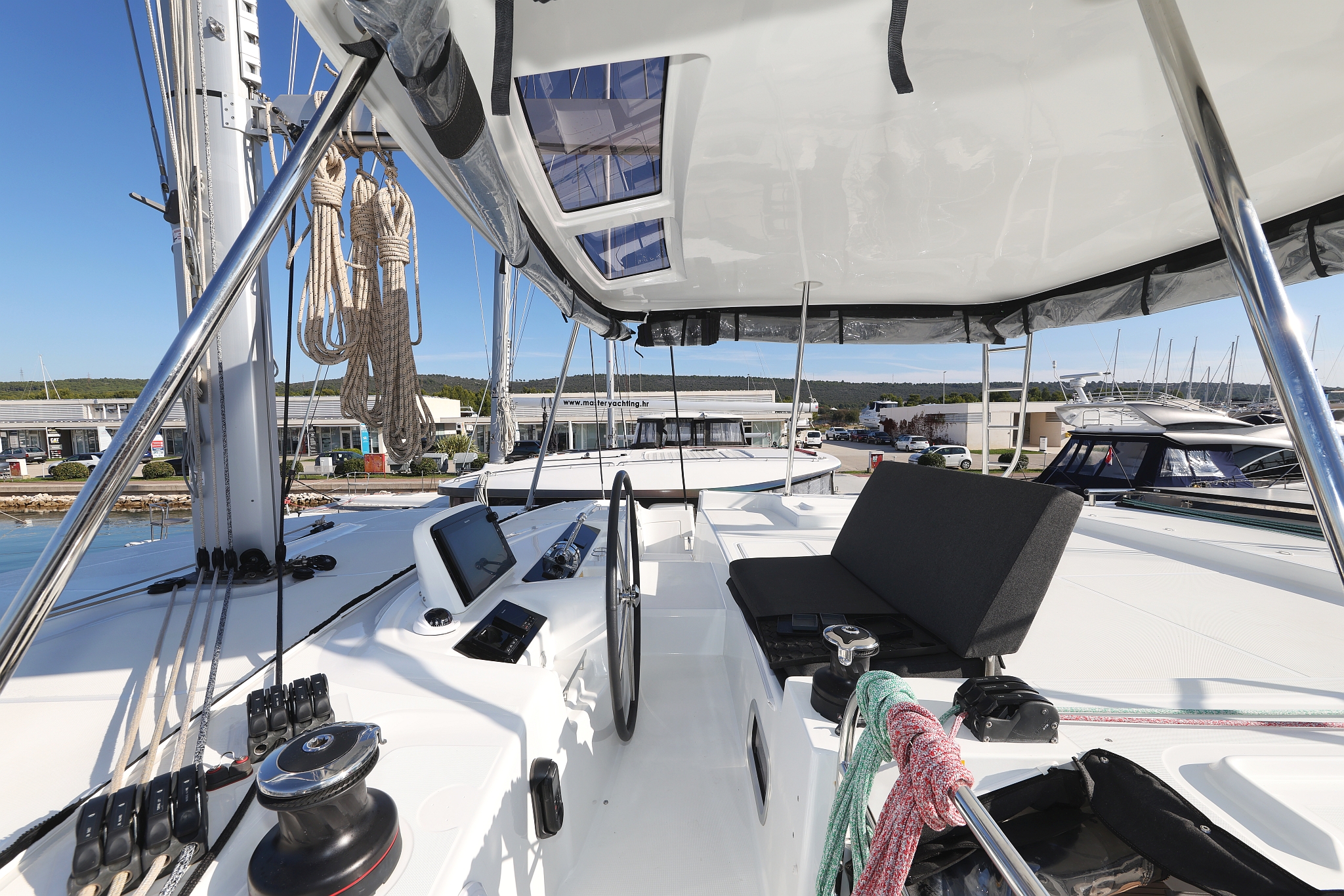 Lagoon 46 — photo 9