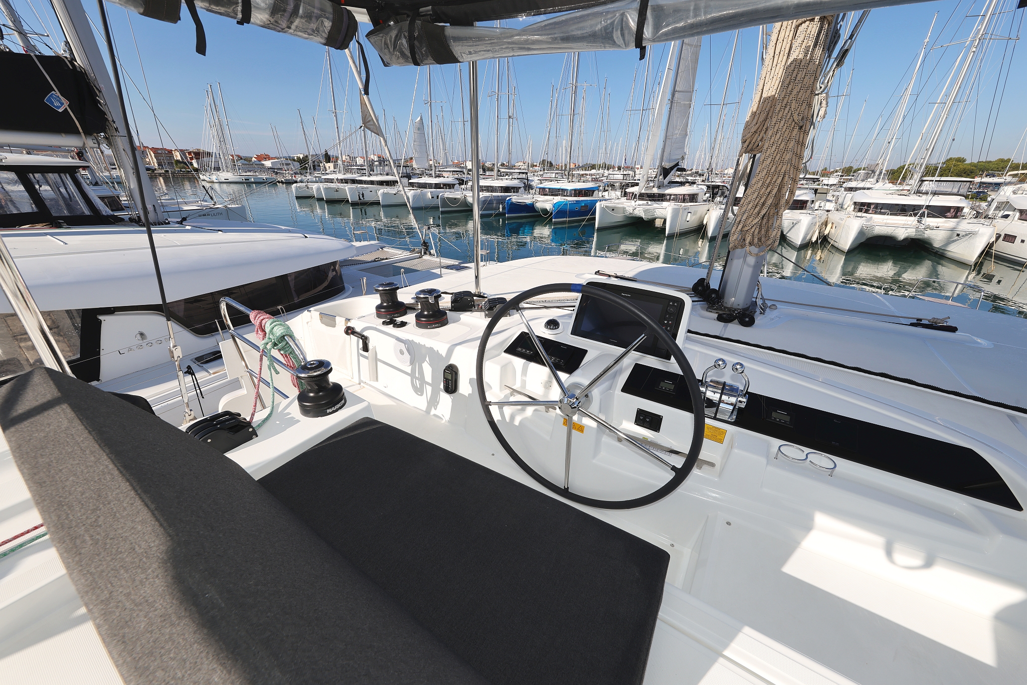 Lagoon 46 — photo 7