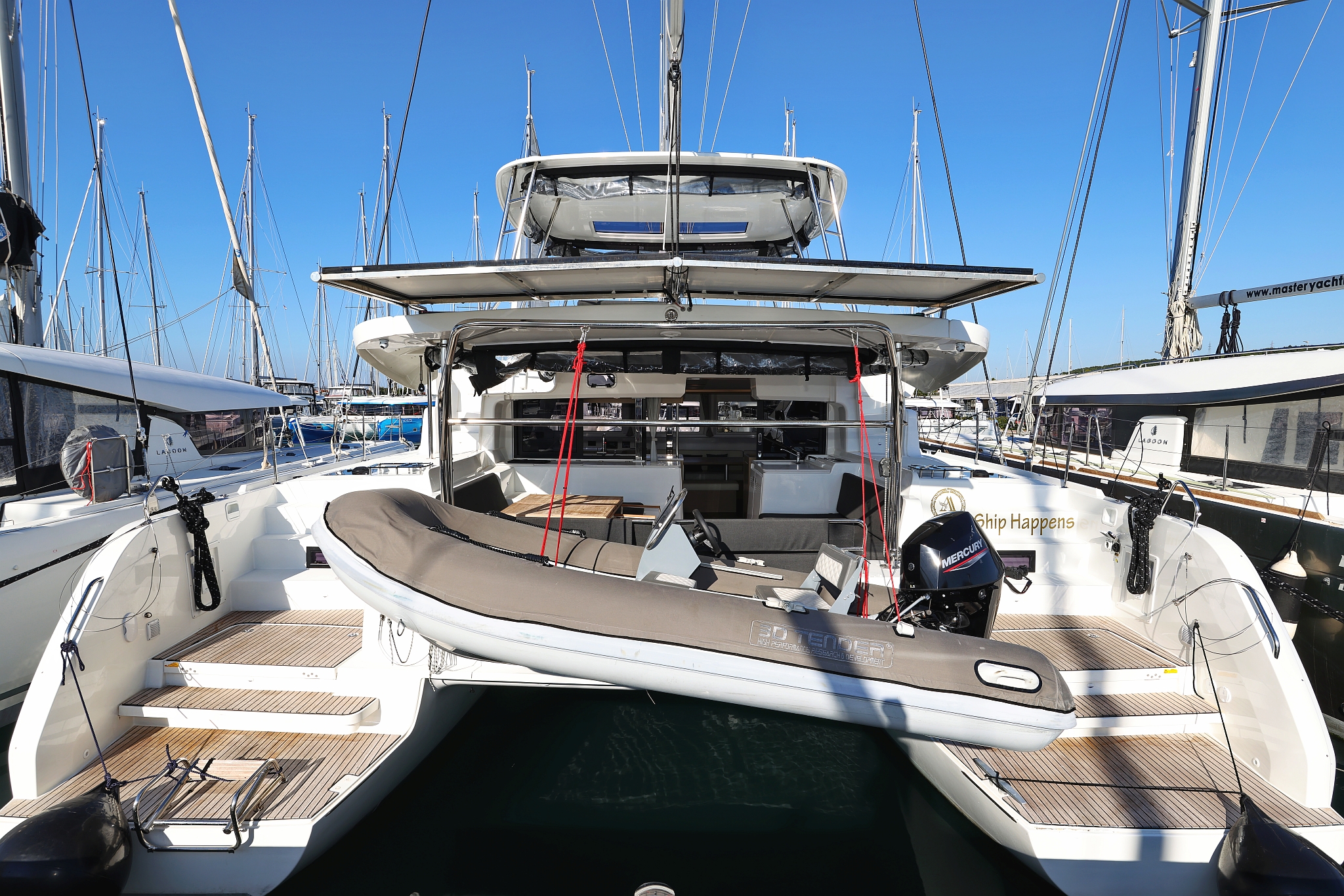 Lagoon 46 — photo 3