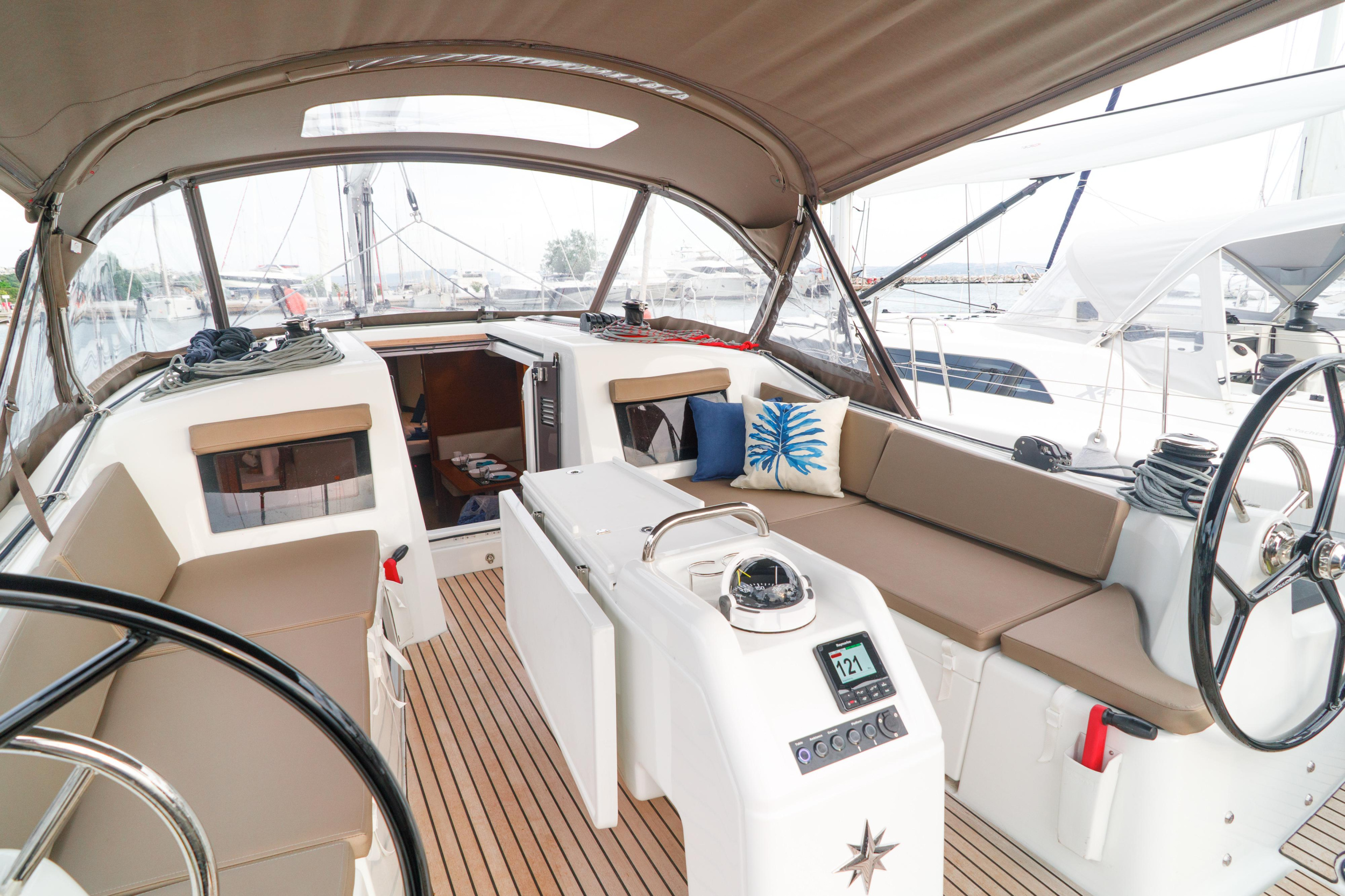 Sun Odyssey 410 — photo 9