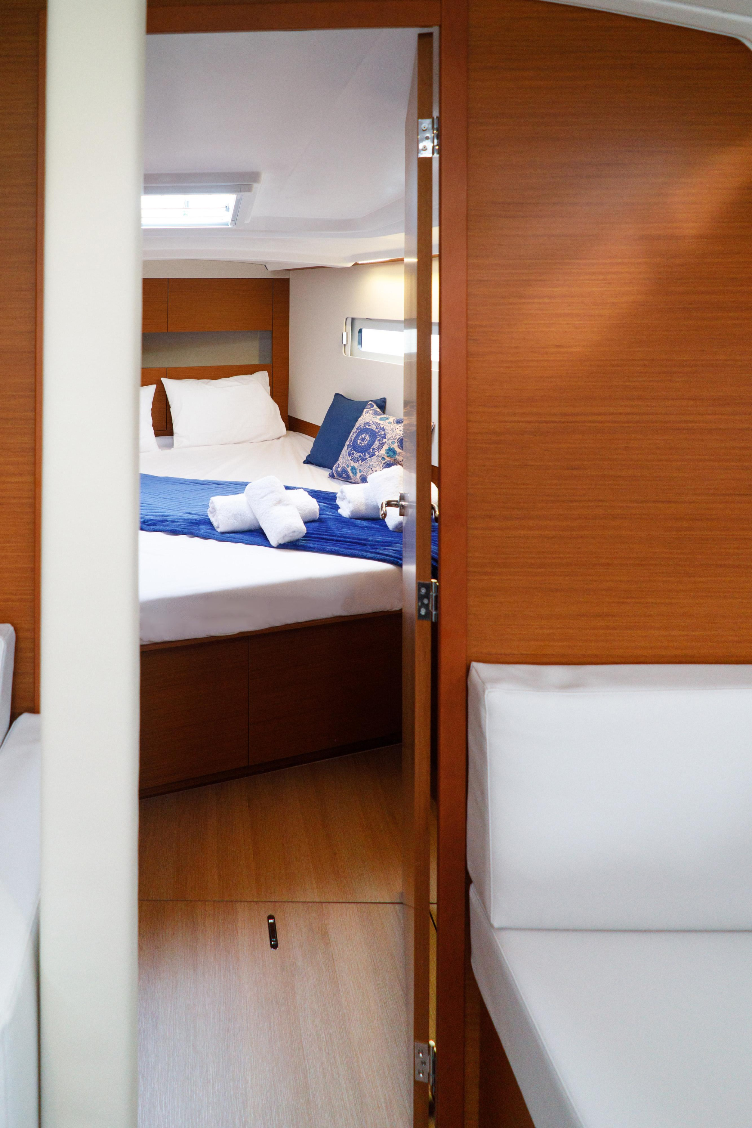 Sun Odyssey 410 — photo 32