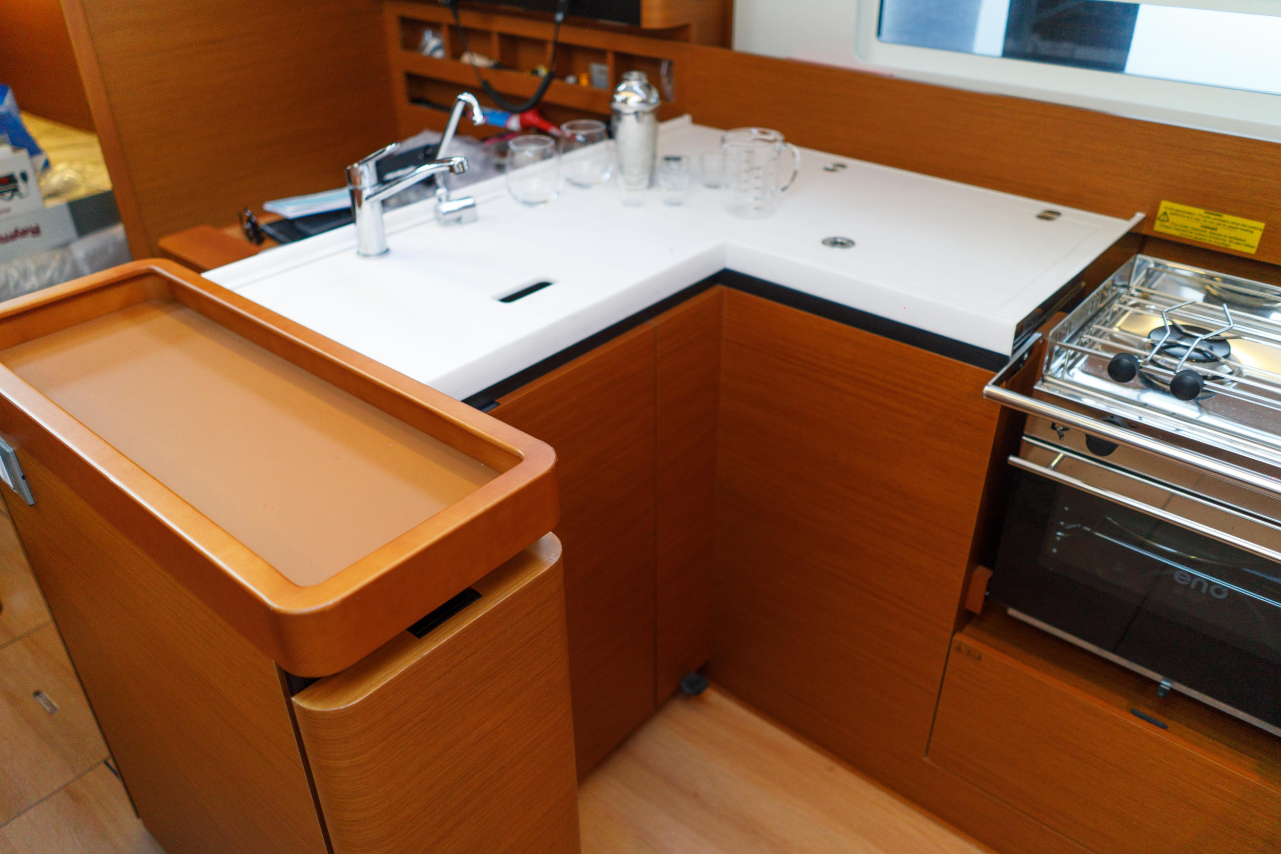 Sun Odyssey 410 — photo 8