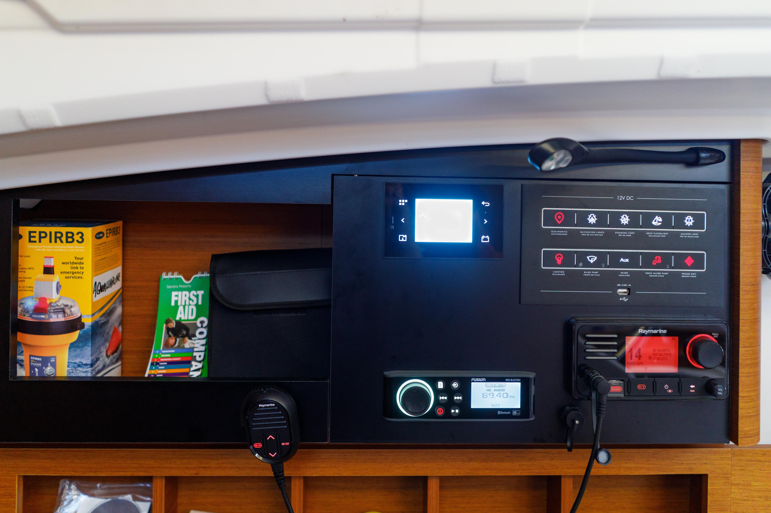 Sun Odyssey 410 — photo 4