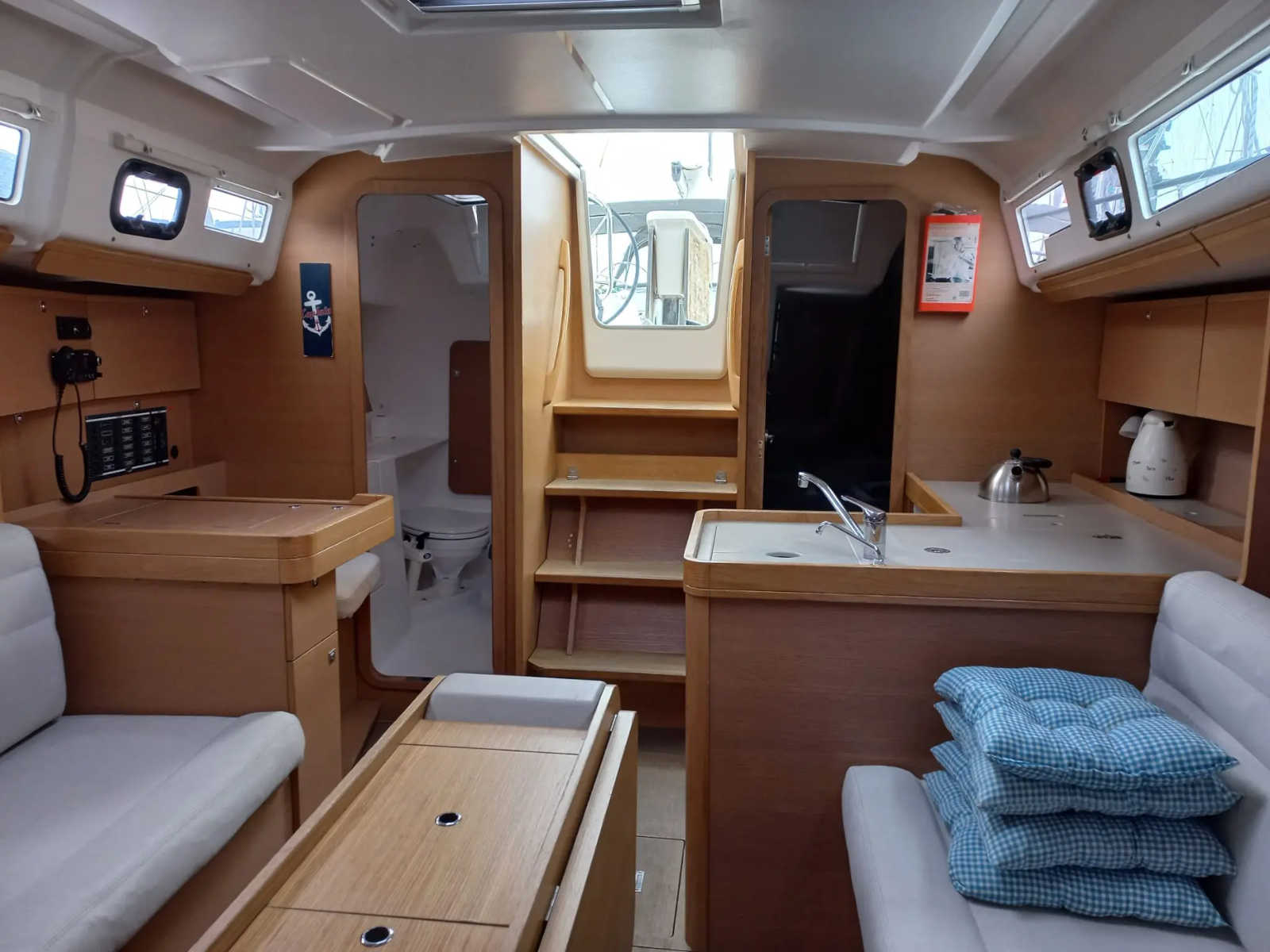 Dufour 350 Grand Large — photo 6