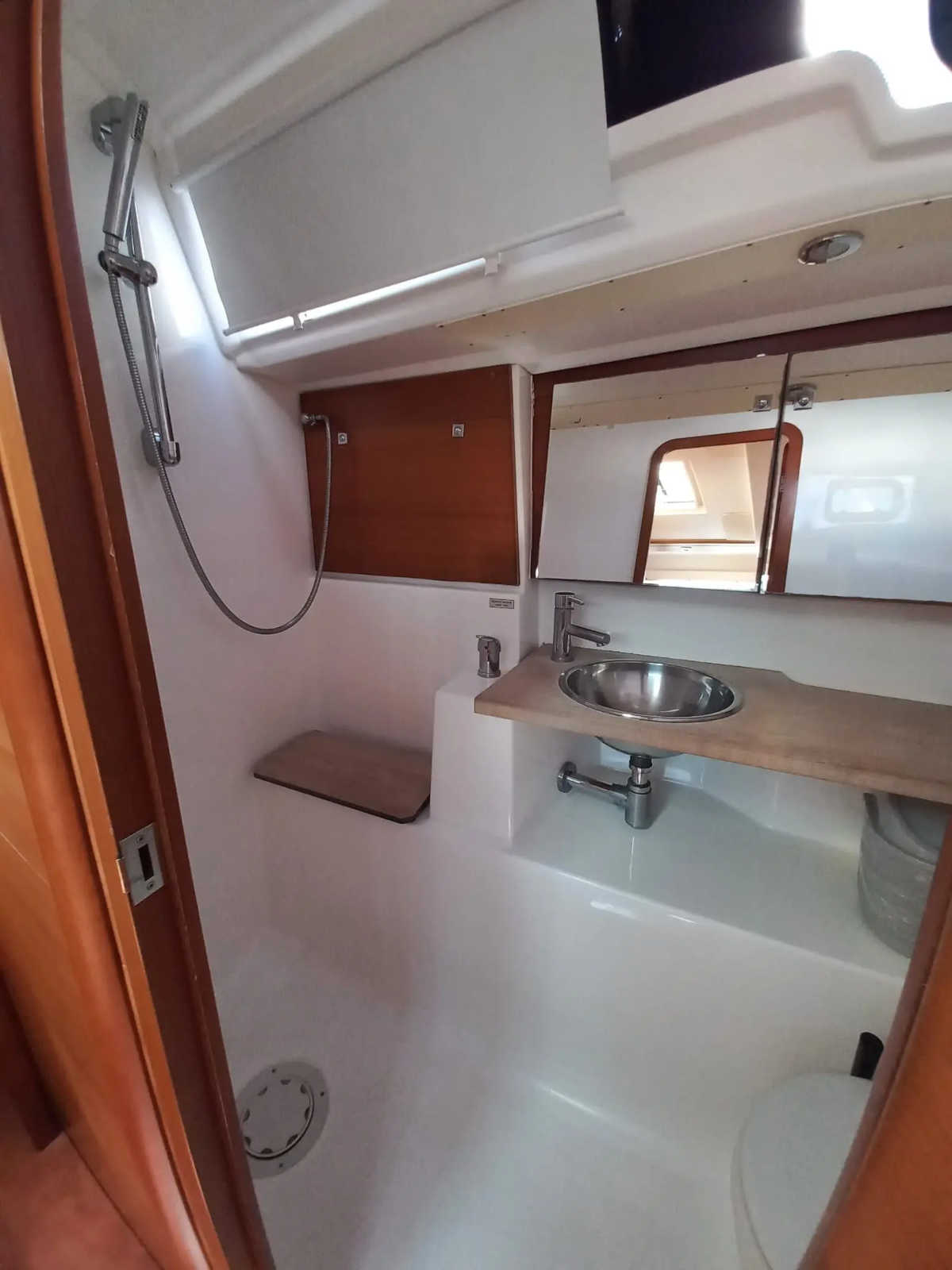 Dufour 410 Grand Large — photo 16