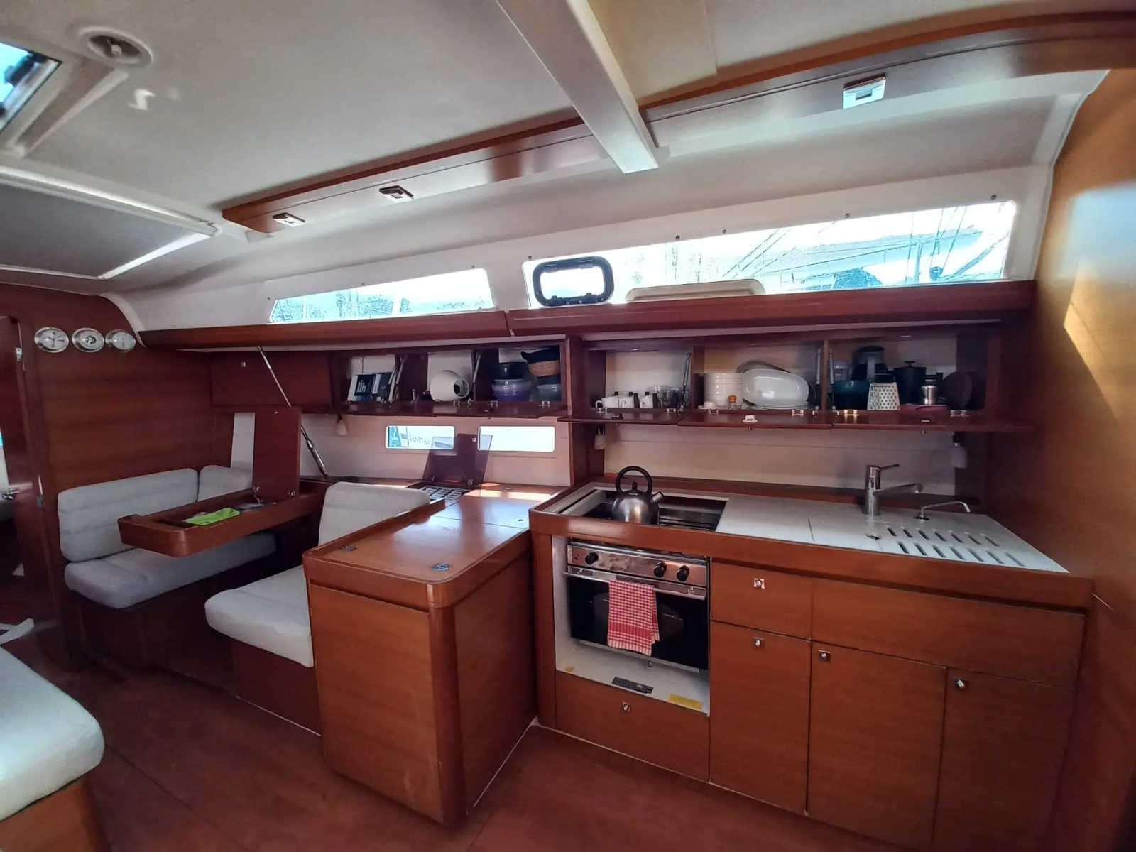 Dufour 410 Grand Large — photo 8