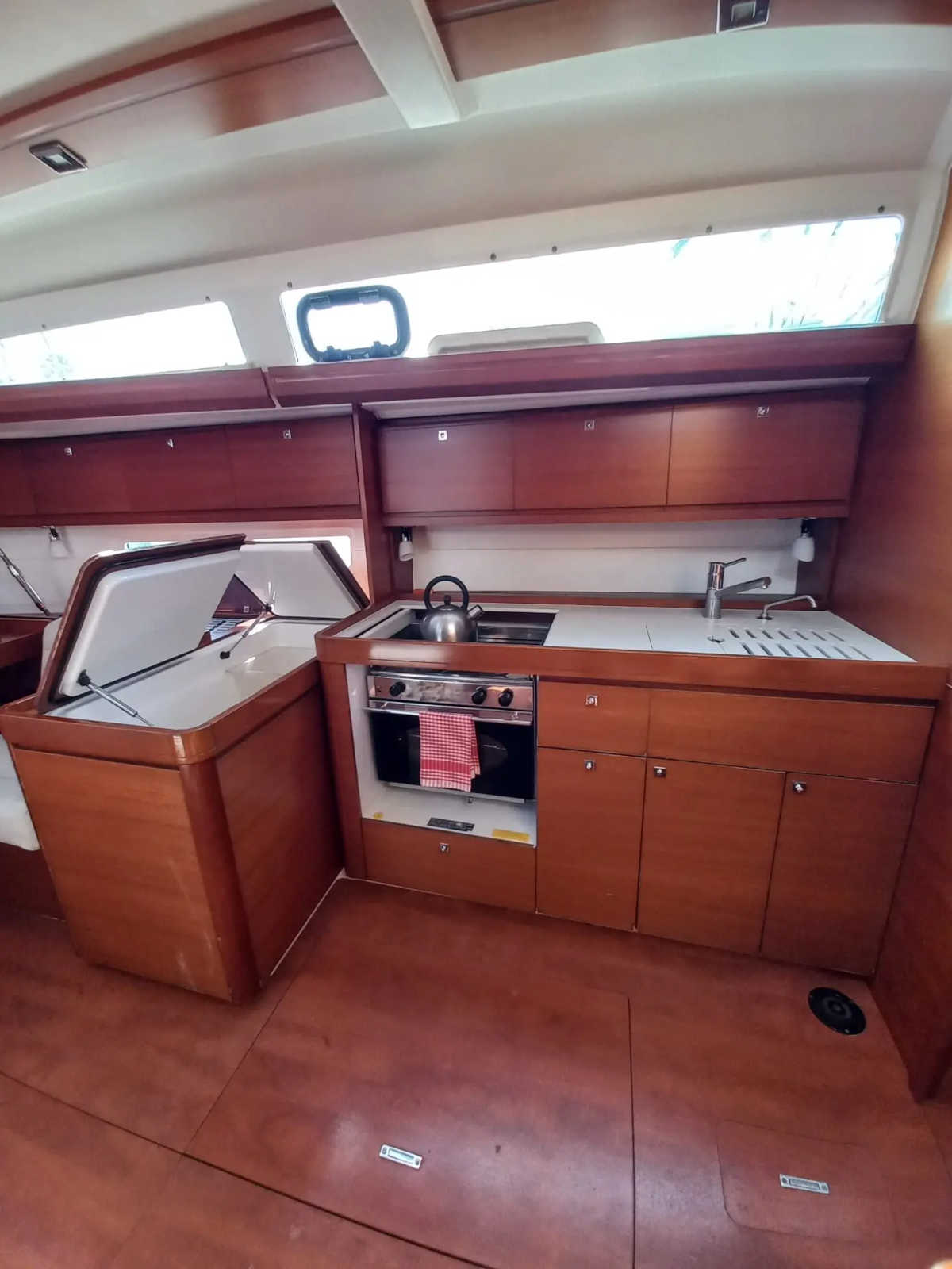 Dufour 410 Grand Large — photo 13