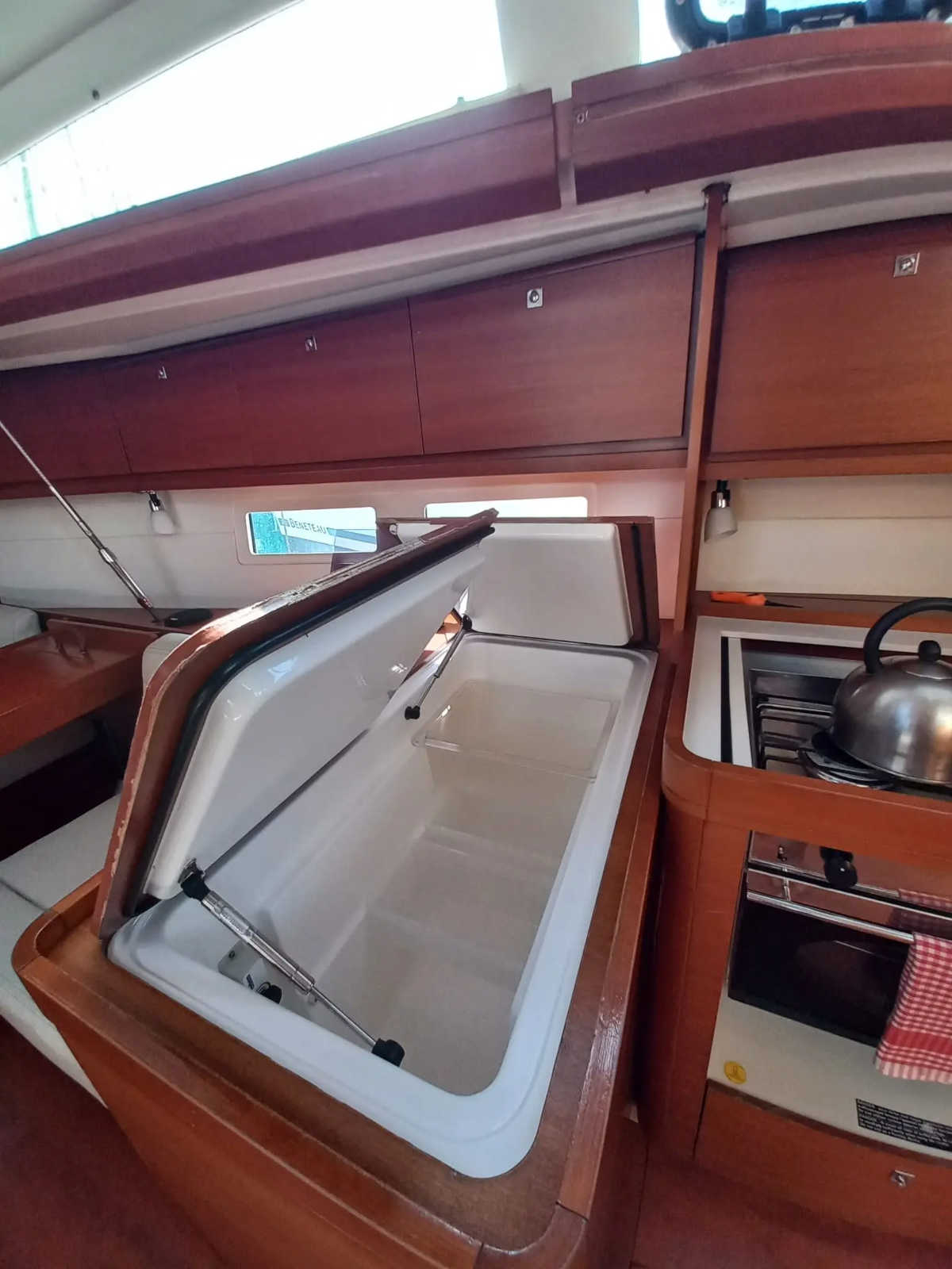 Dufour 410 Grand Large — photo 14