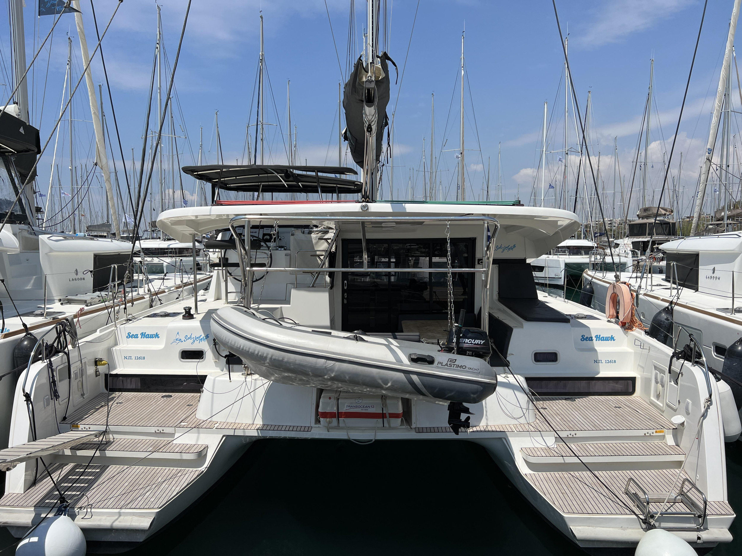 Lagoon 42 — photo 9