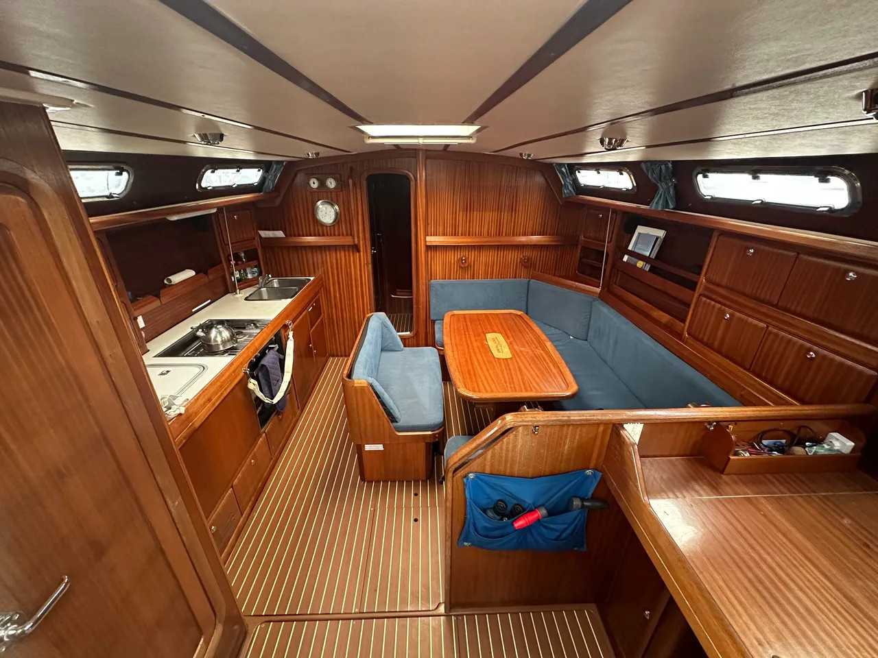 Bavaria 42 Cruiser — photo 13