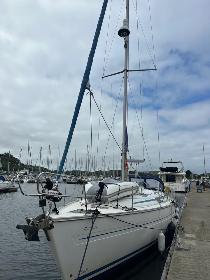 Bavaria 42 Cruiser — photo 11
