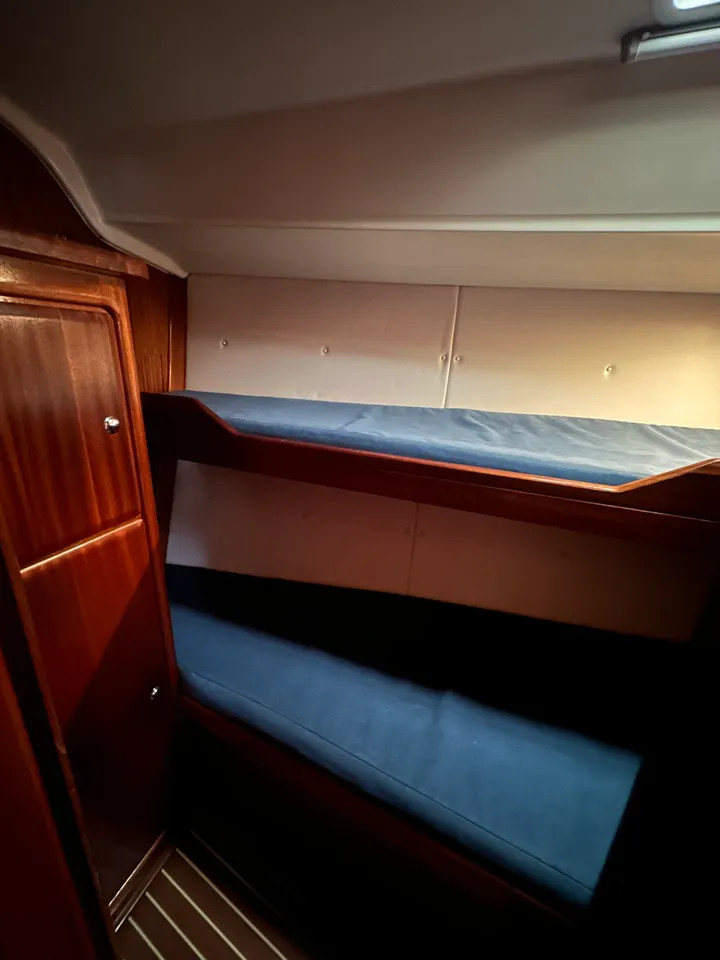Bavaria 42 Cruiser — photo 15