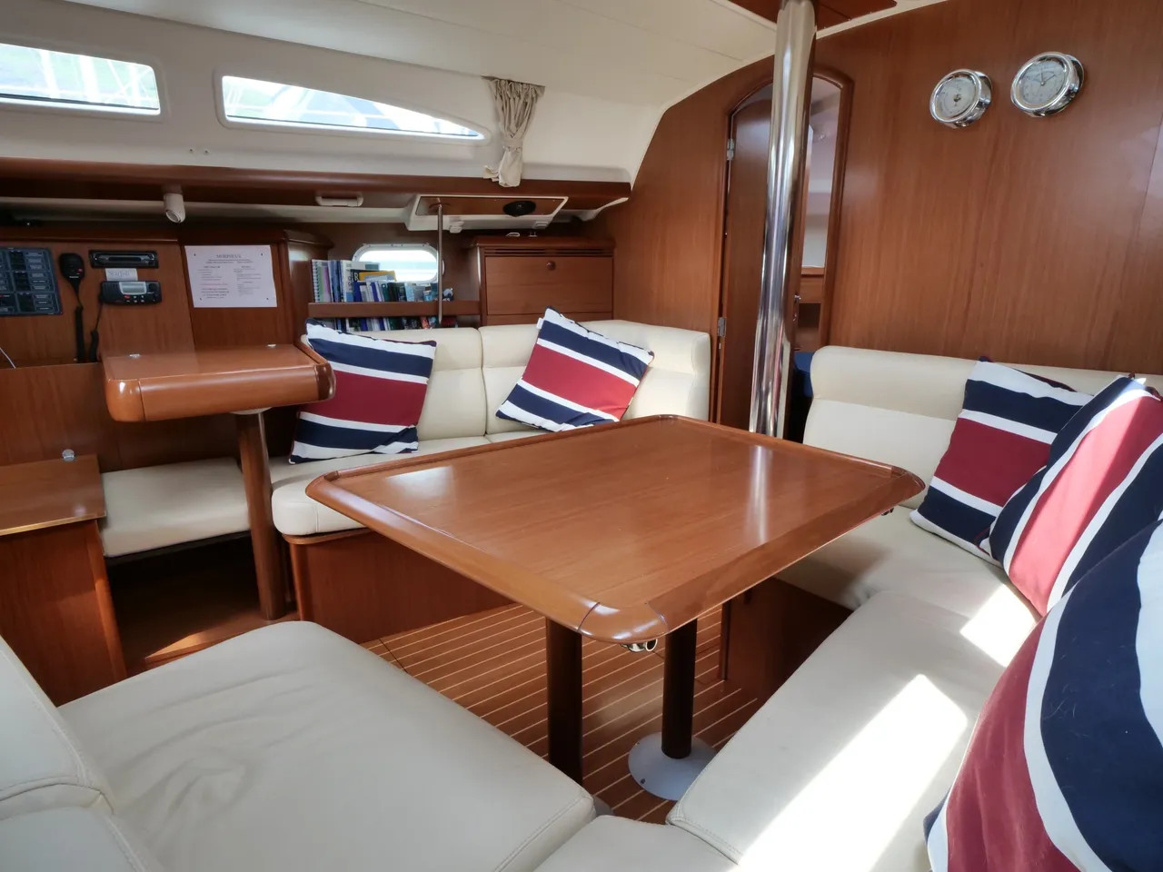 Sun Odyssey 37 — photo 5