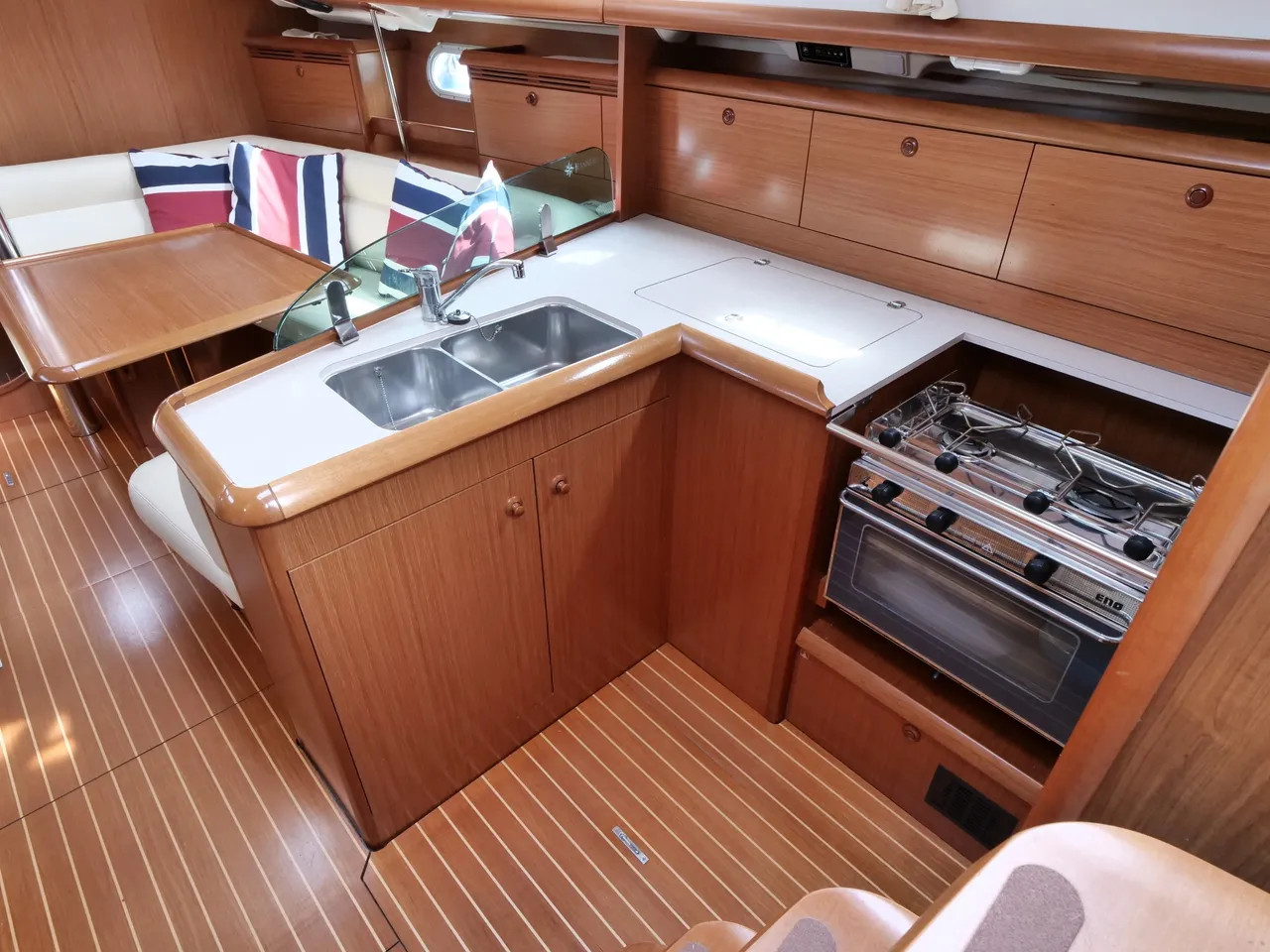 Sun Odyssey 37 — photo 12