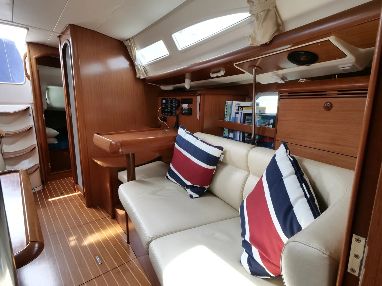 Sun Odyssey 37 — photo 11