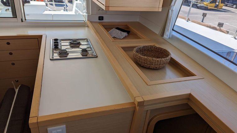 Lagoon 450 Fly — photo 11
