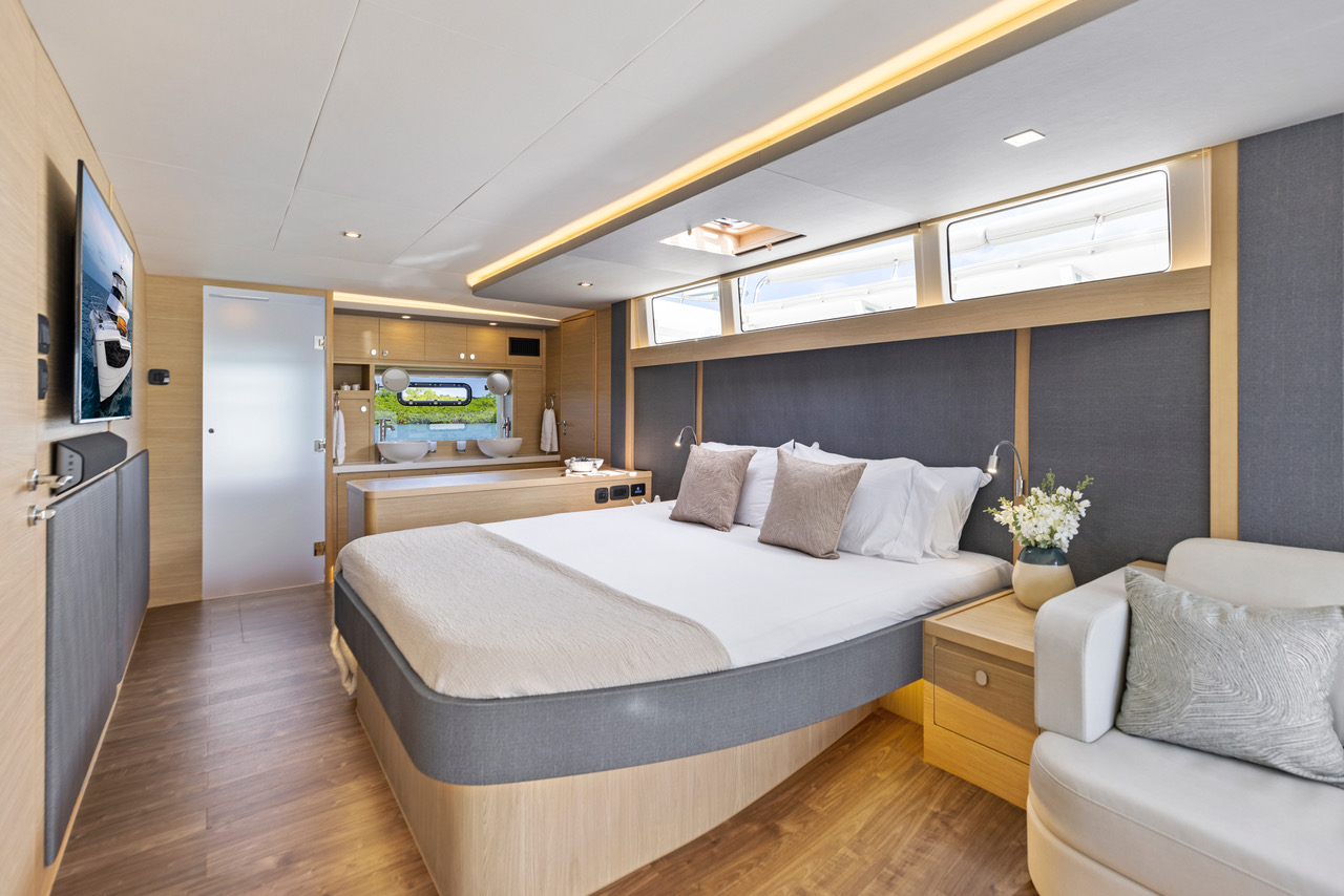 Aquila 50 Yacht — photo 2
