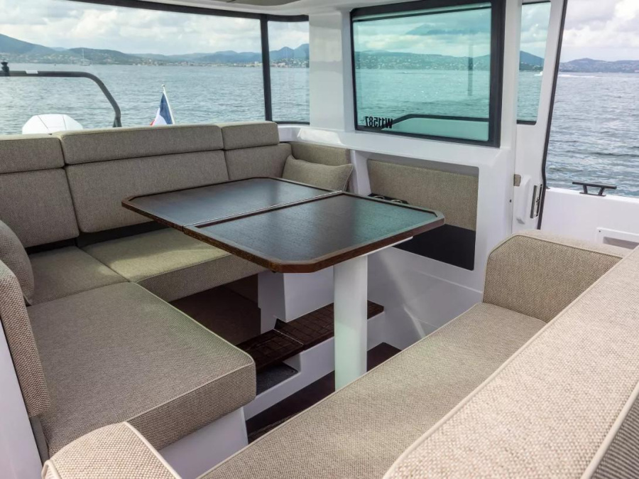 Axopar 37 XC Cross Cabin — photo 3