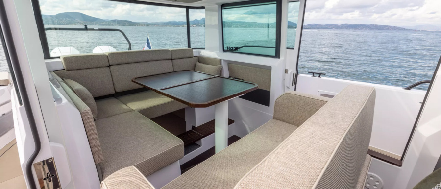 Axopar 37 XC Cross Cabin — photo 4