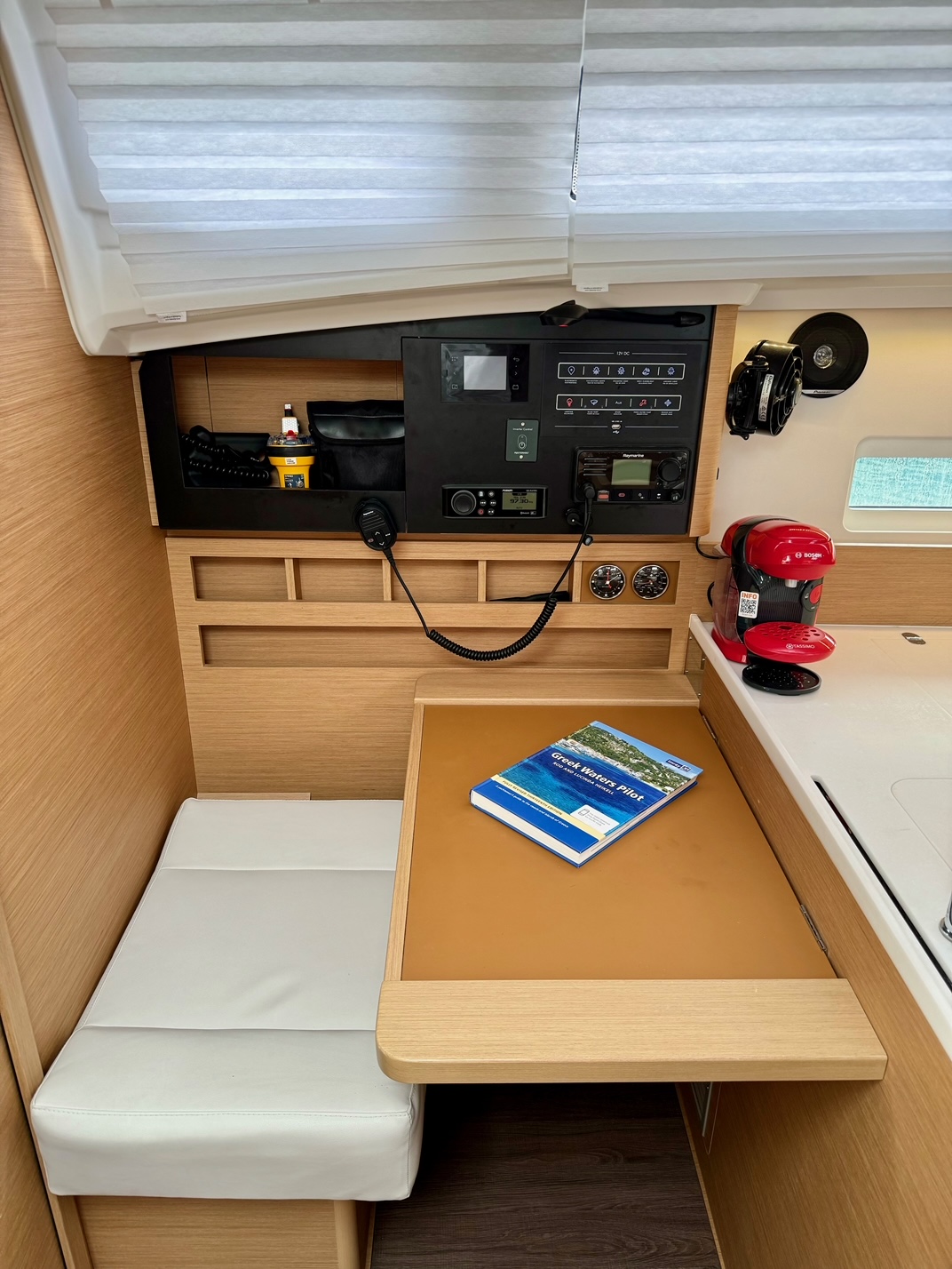 Sun Odyssey 410 — photo 10