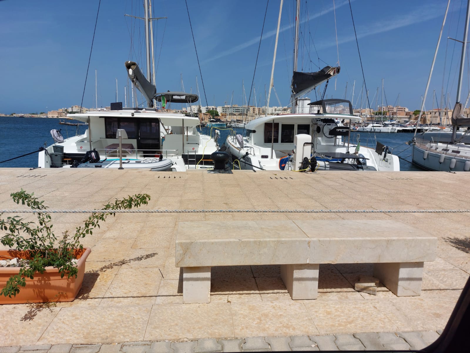 Lagoon 40 — photo 14
