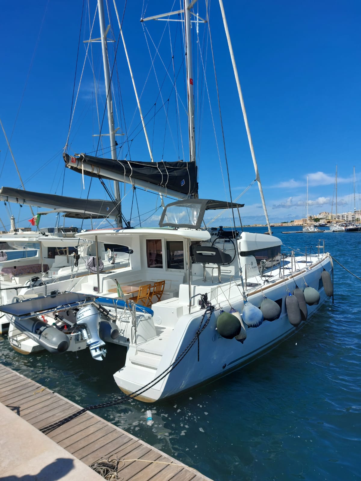 Lagoon 40 — photo 28