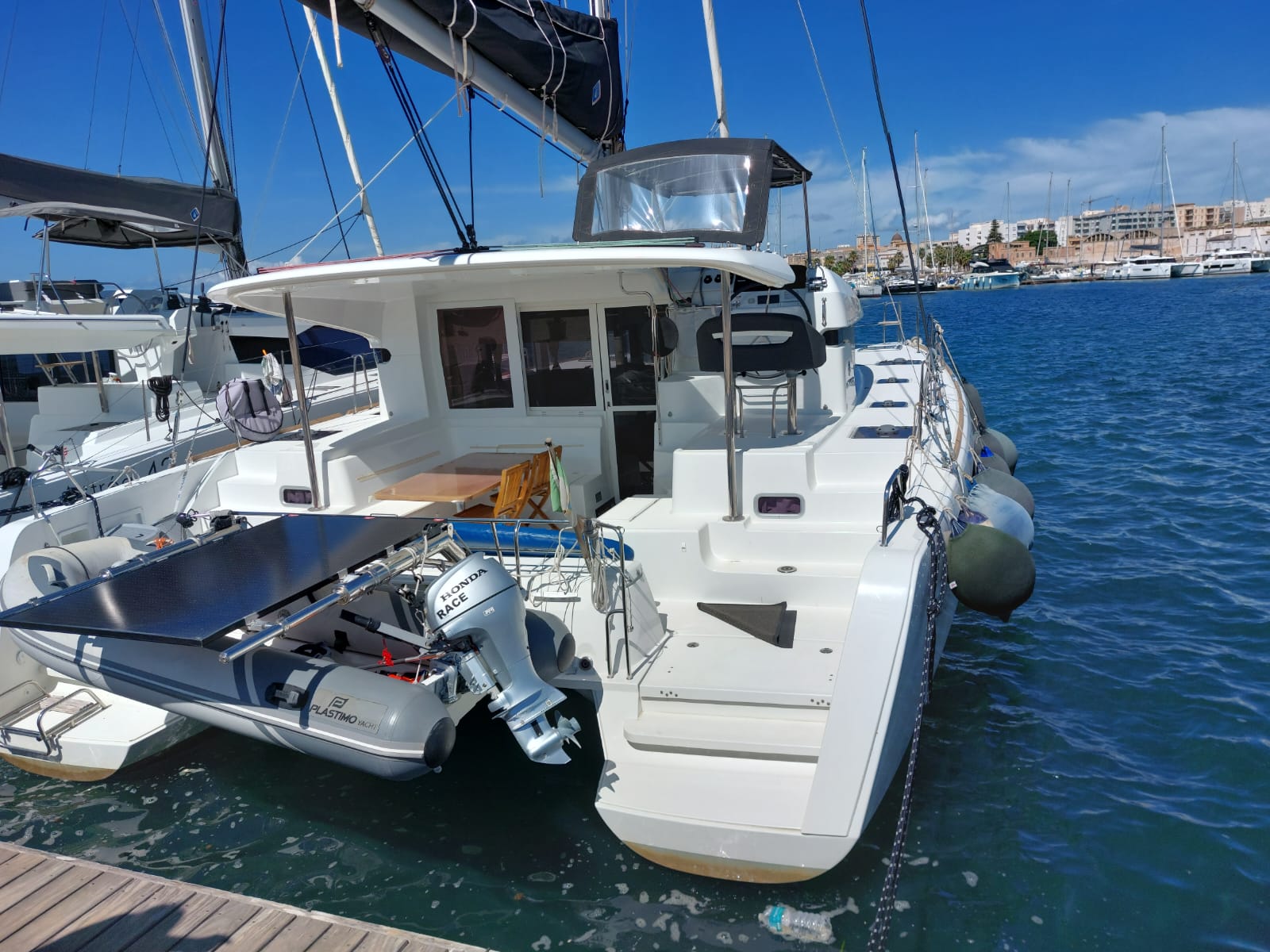 Lagoon 40 — photo 10