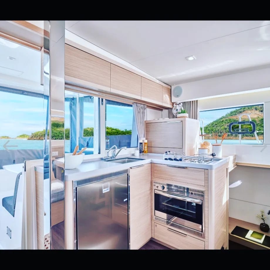 Lagoon 40 — photo 19