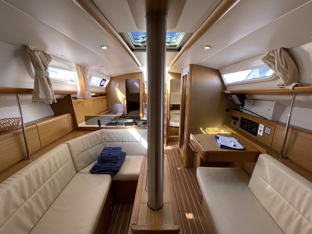 Sun Odyssey 36i — photo 8