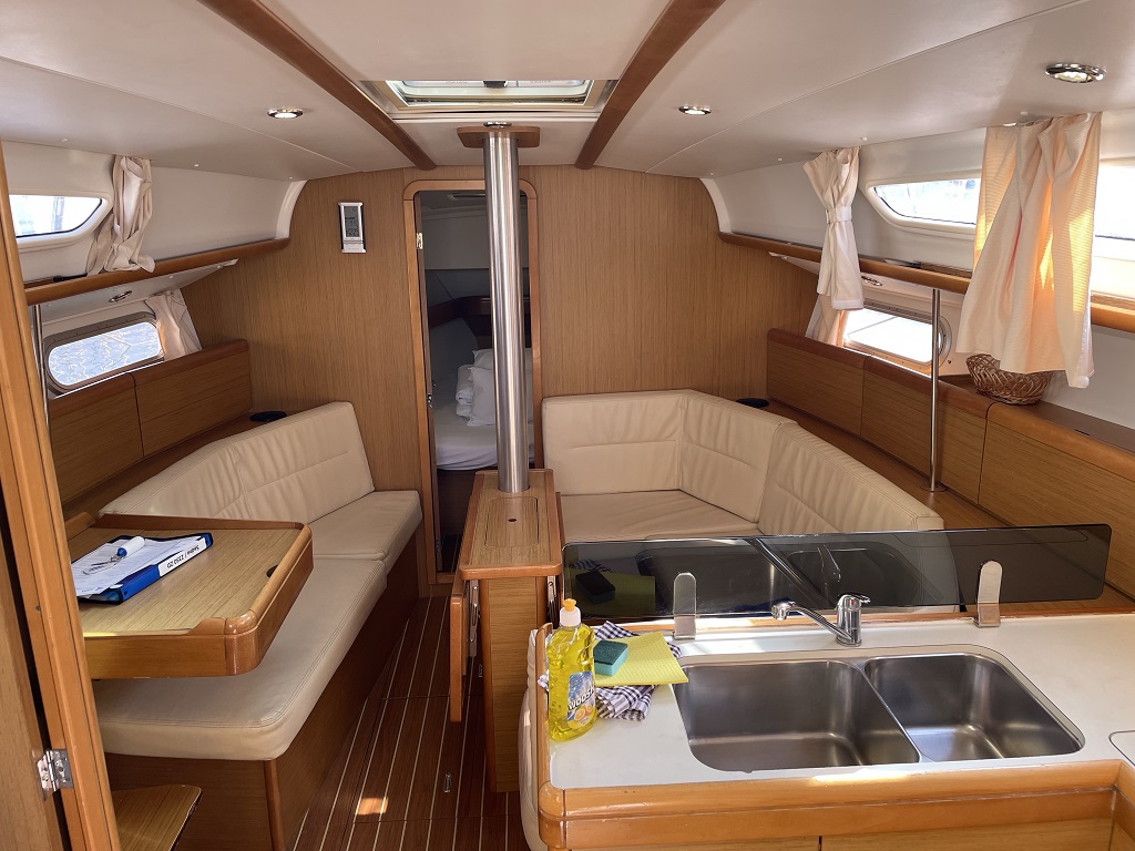 Sun Odyssey 36i — photo 2