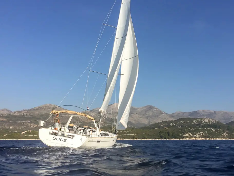 Oceanis 45 (4 cabins) — photo 1