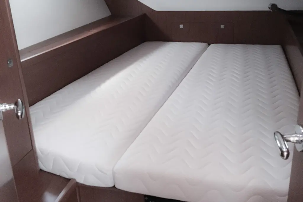 Oceanis 45 (4 cabins) — photo 5