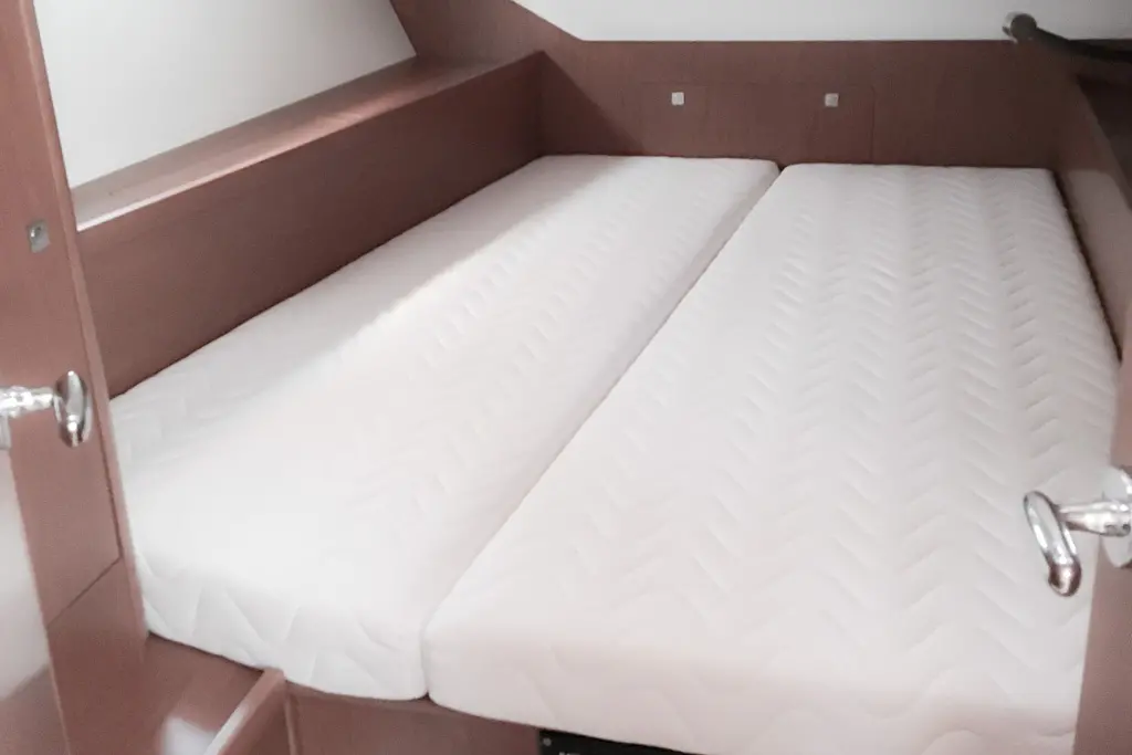 Oceanis 45 (4 cabins) — photo 6