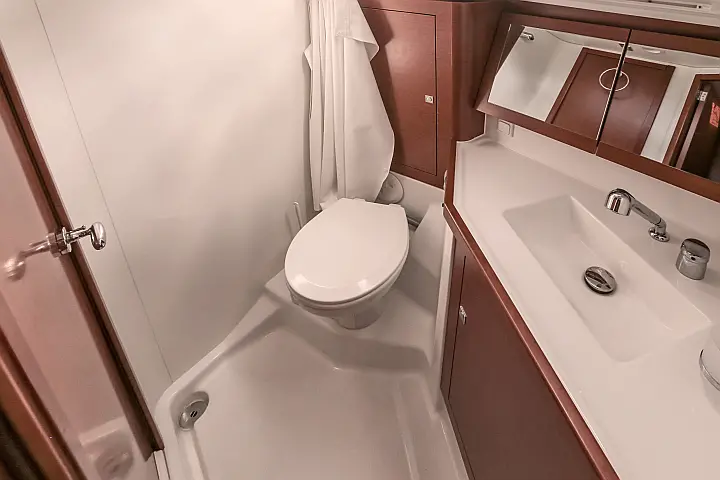 Oceanis 45 (4 cabins) — photo 12
